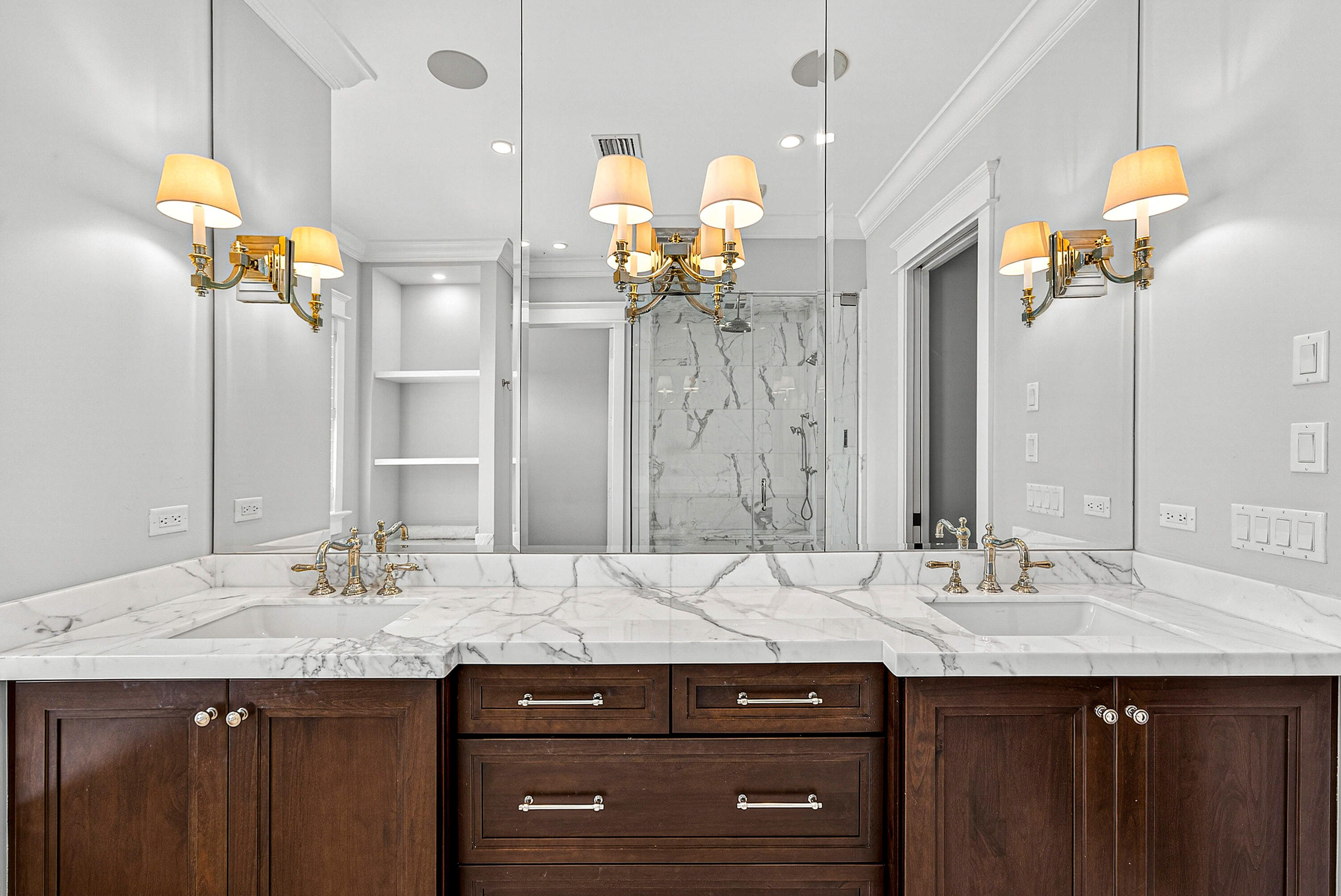 TROPIC ISLE - Residential