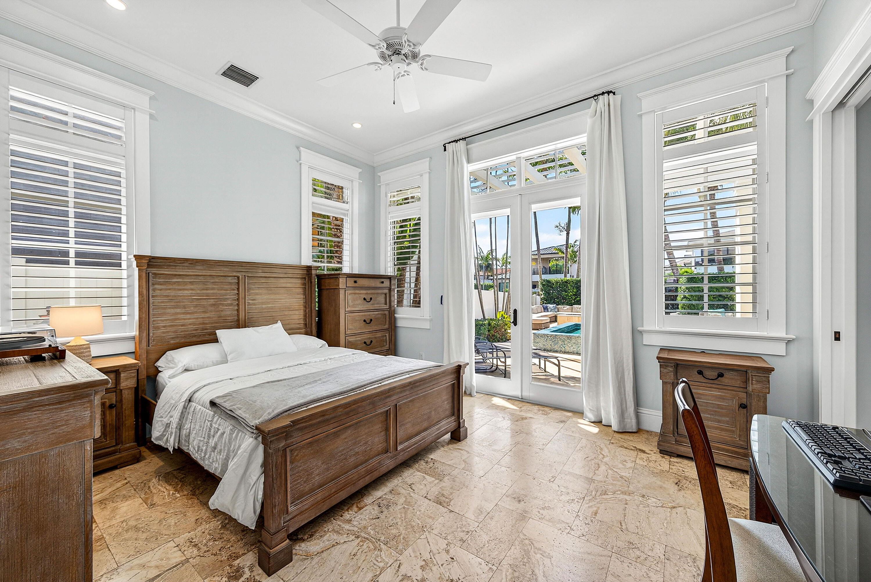 TROPIC ISLE - Residential