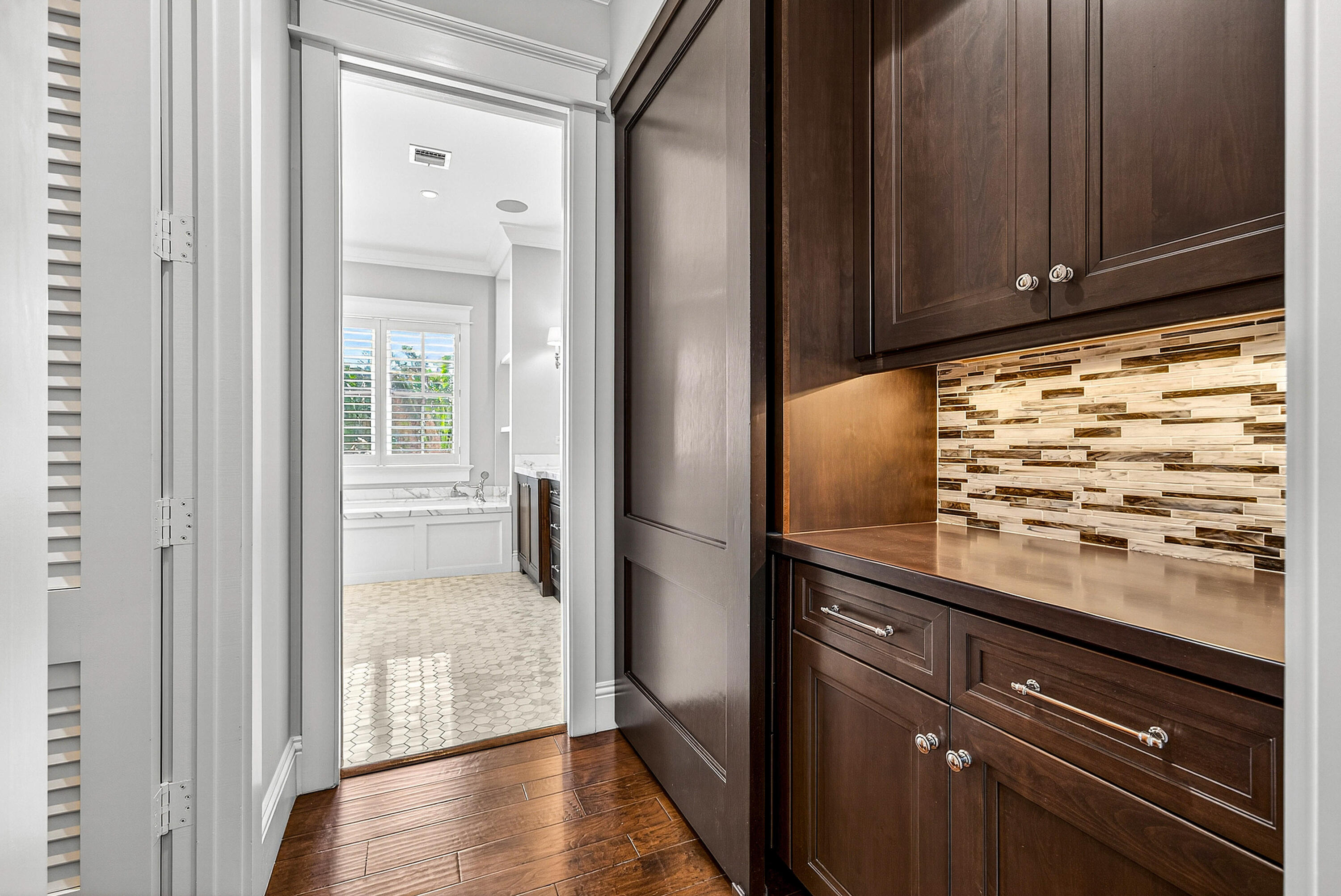 TROPIC ISLE - Residential