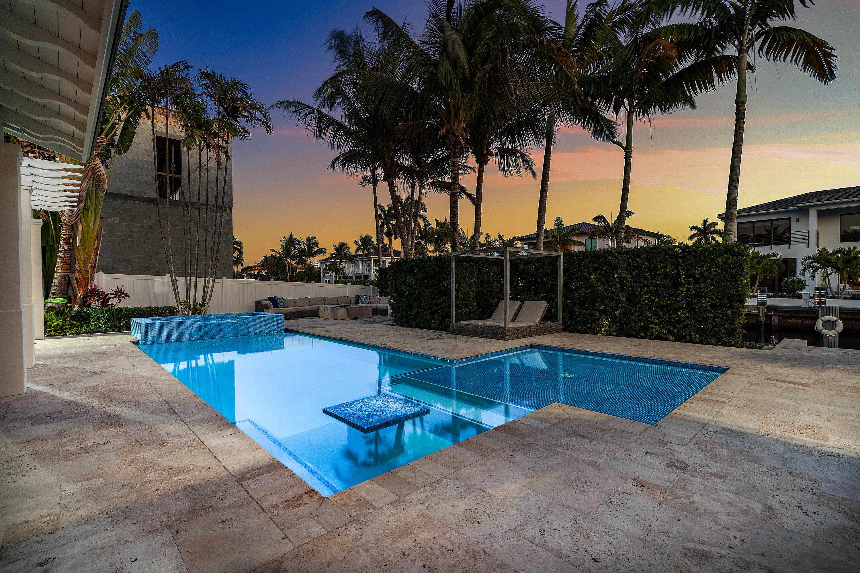 TROPIC ISLE - Residential