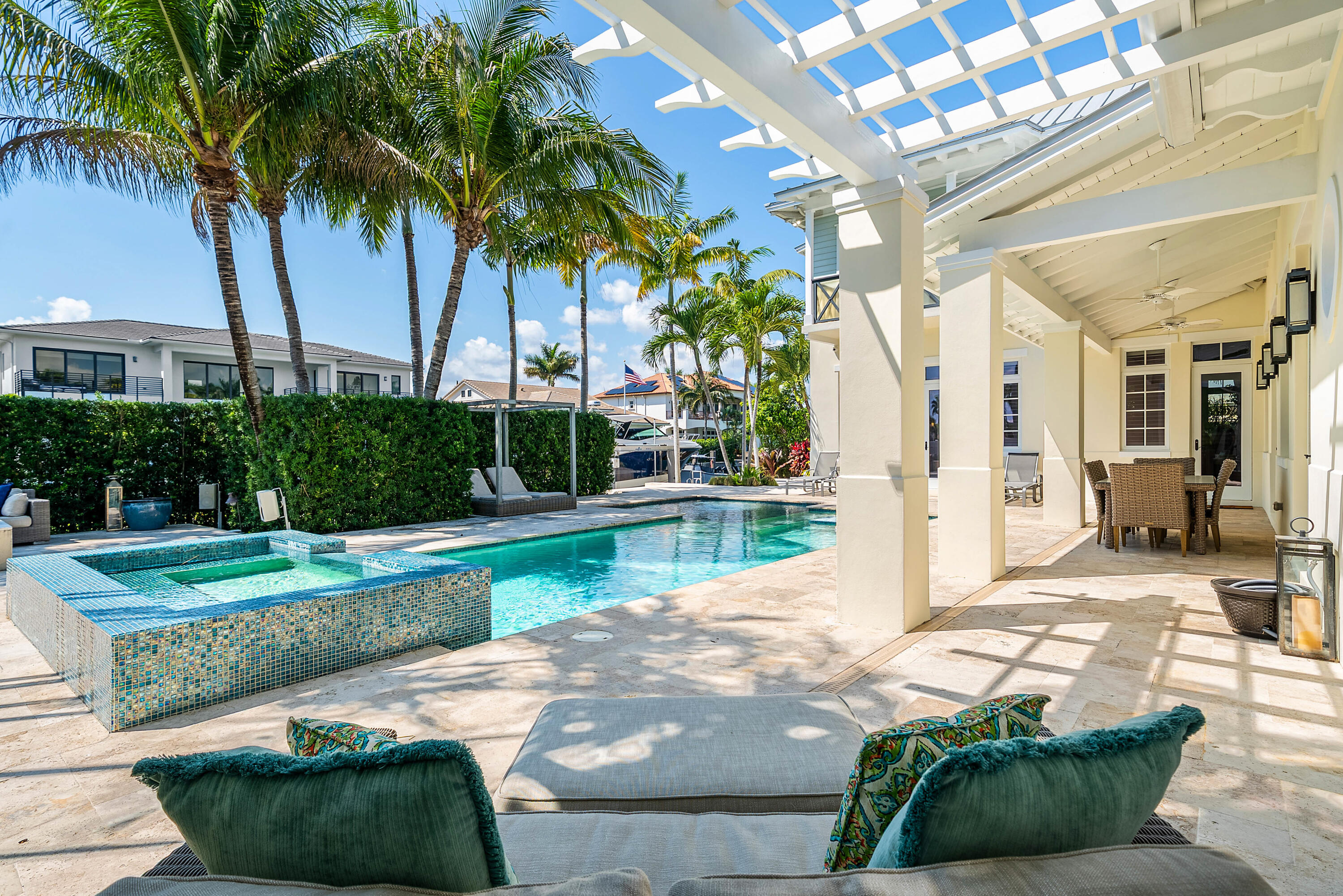 TROPIC ISLE - Residential