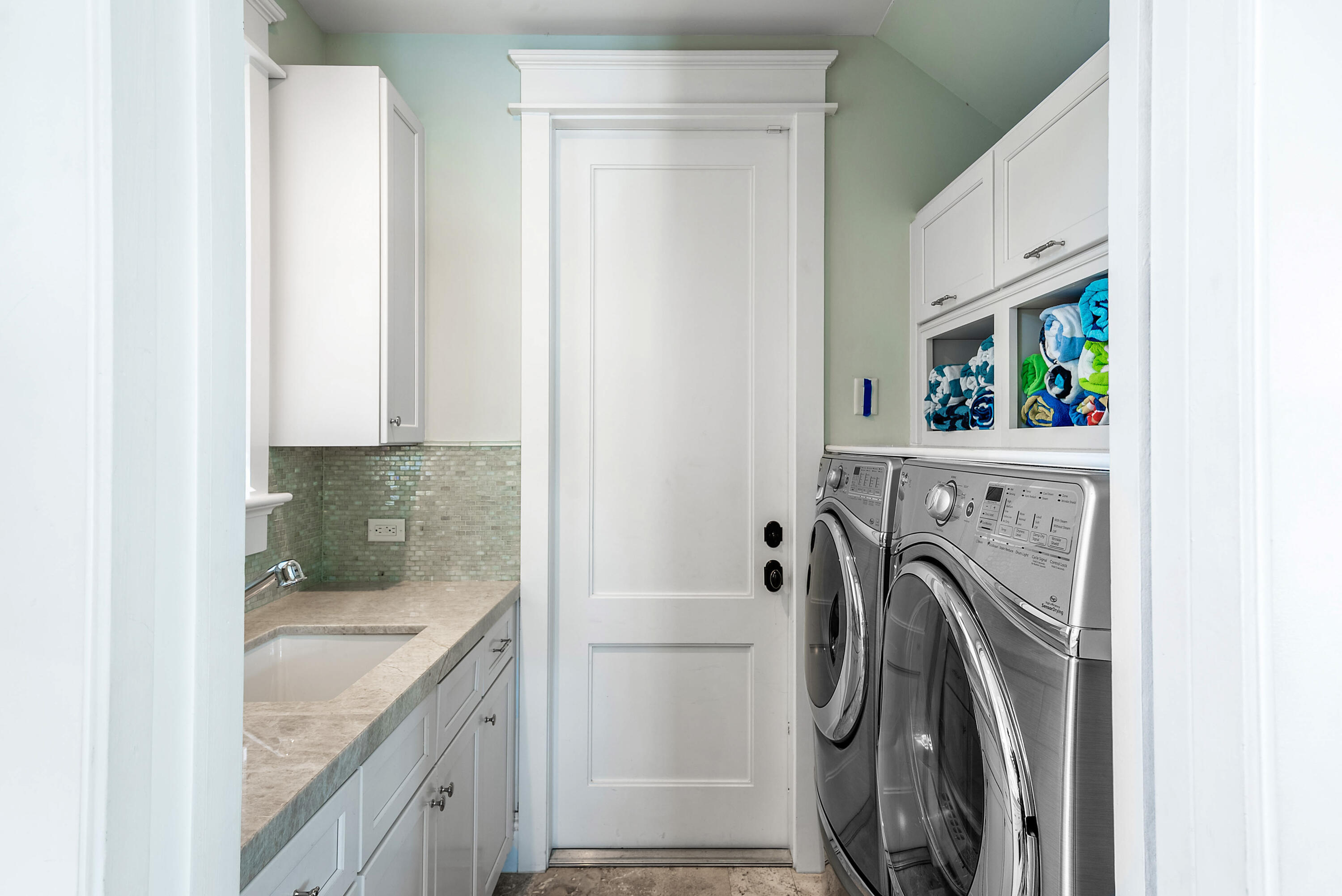 TROPIC ISLE - Residential