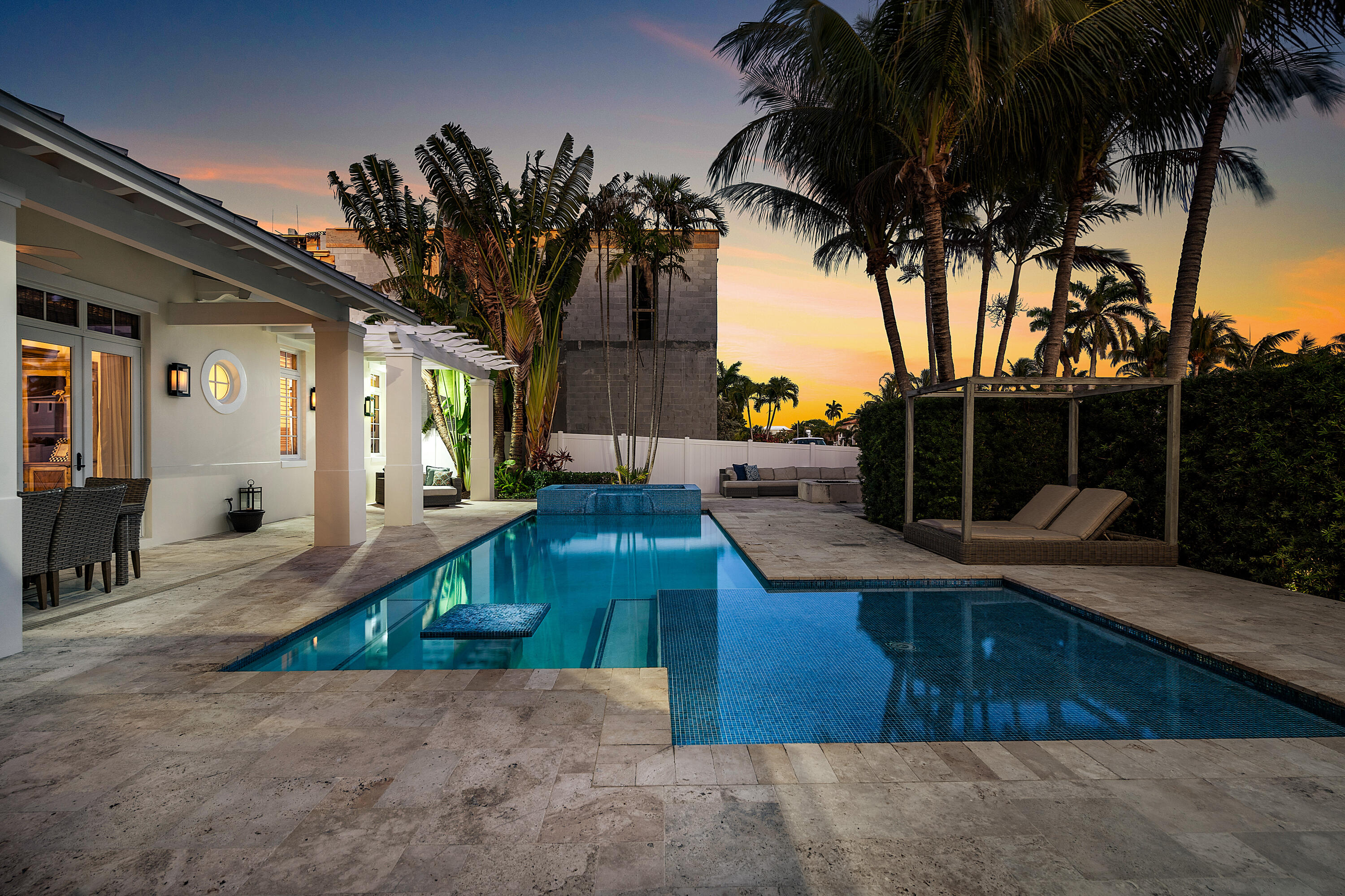 TROPIC ISLE - Residential