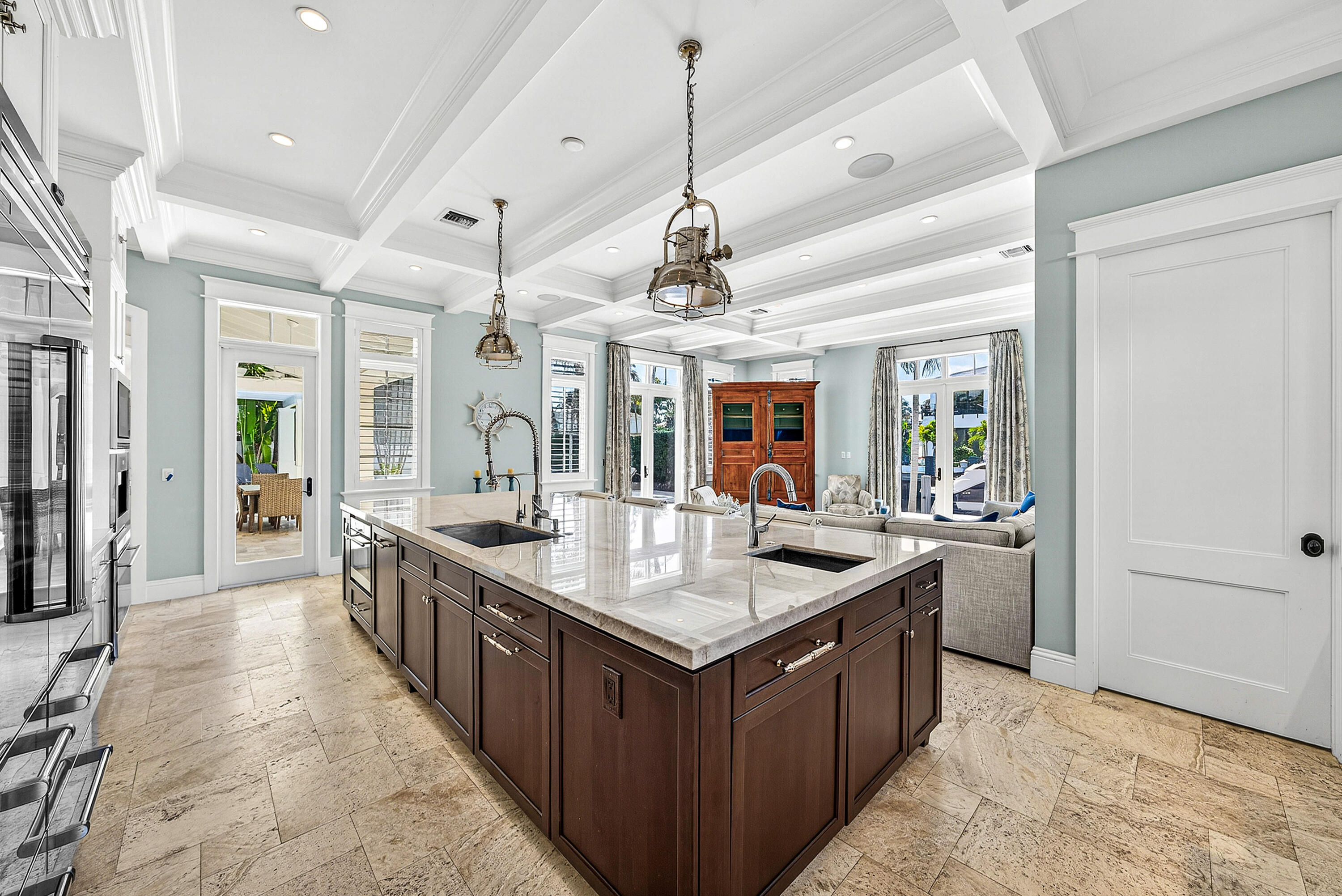 TROPIC ISLE - Residential