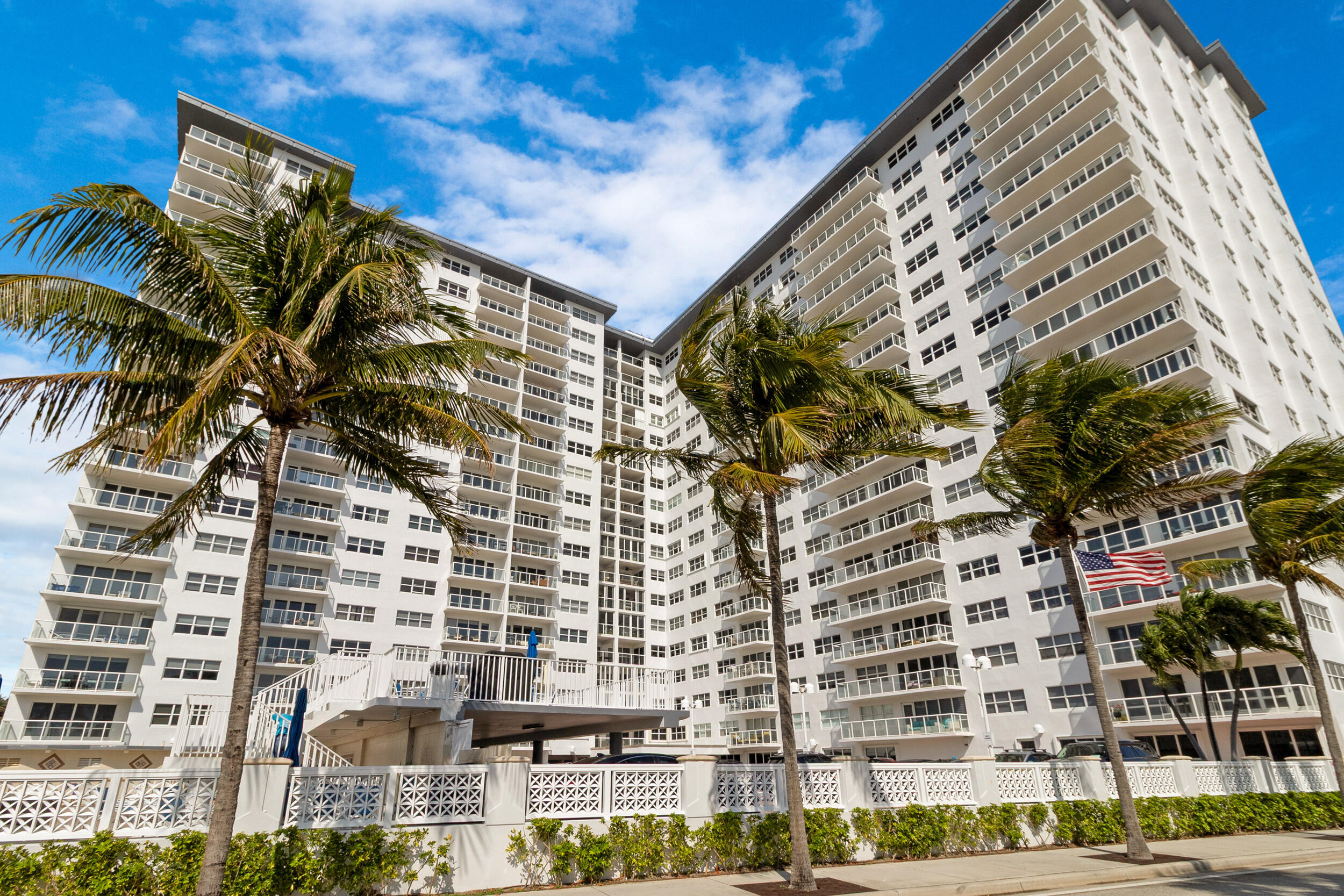 Sea Monarch - Residential