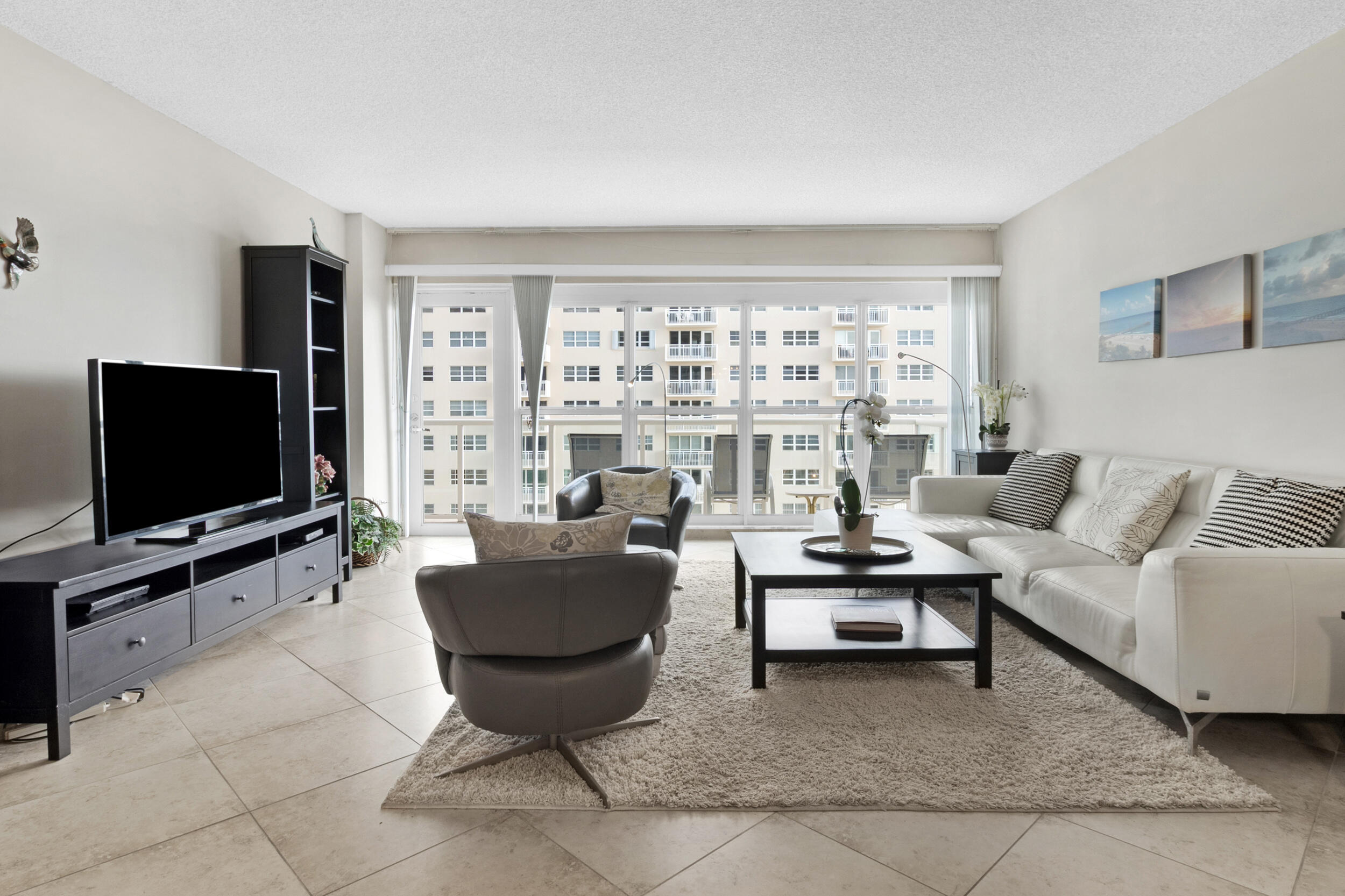 Sea Monarch - Residential