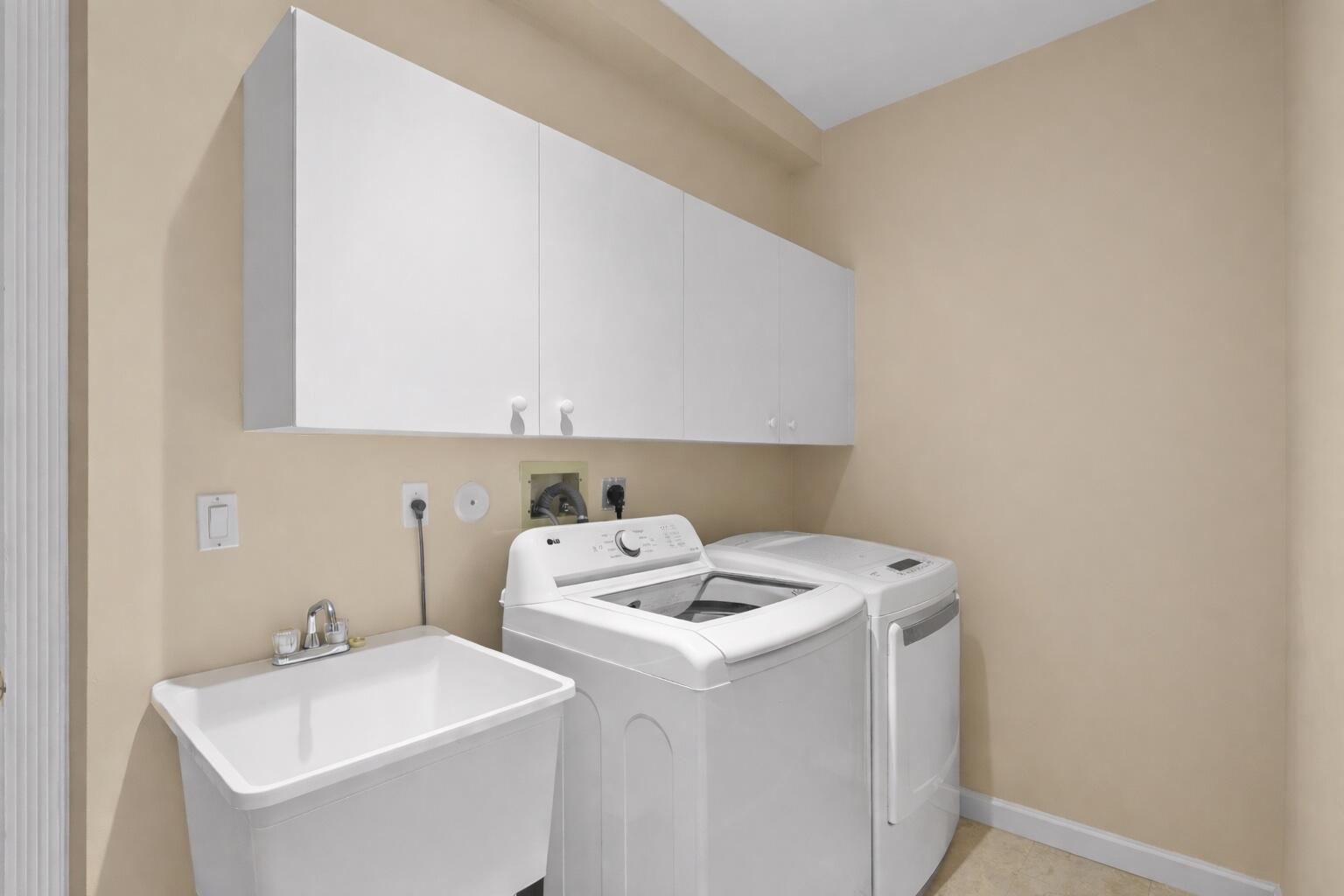 WYNDHAM LAKES CENTRAL - Residential