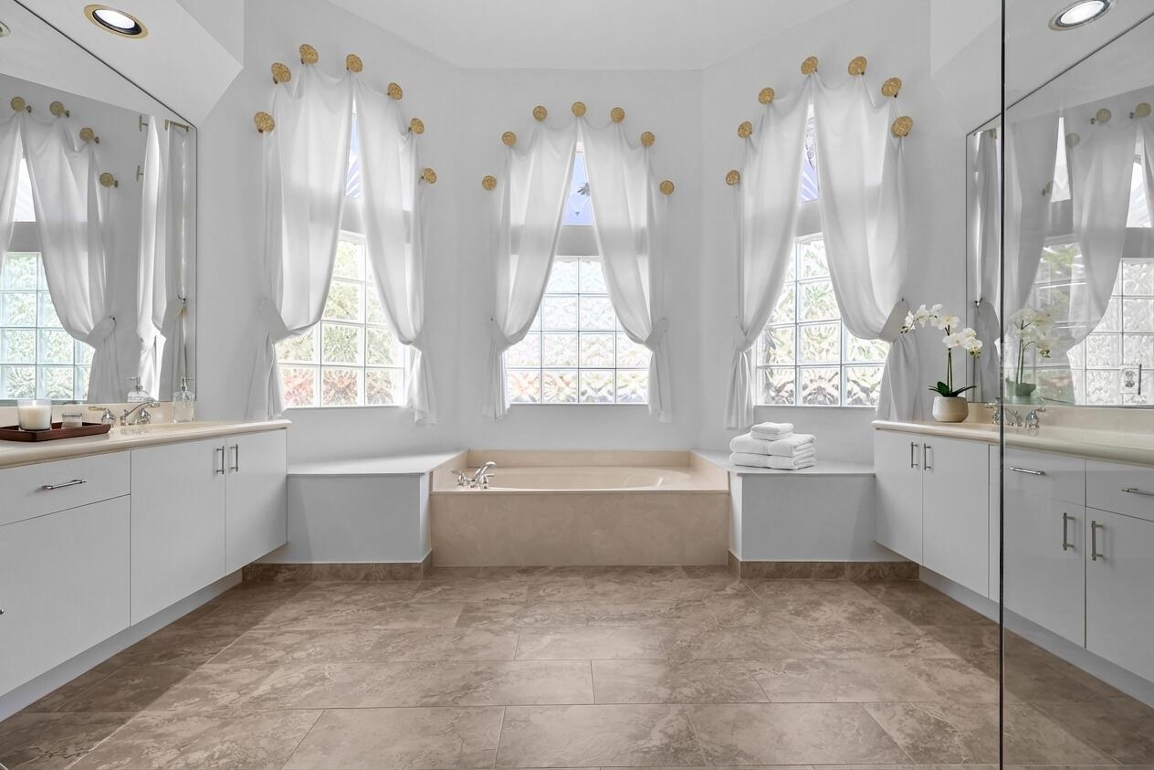 WYNDHAM LAKES CENTRAL - Residential