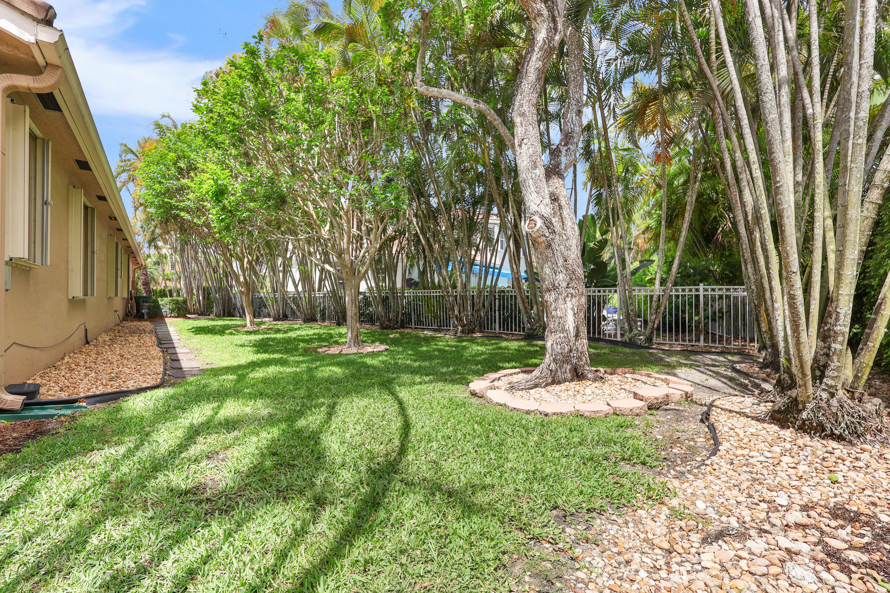 WYNDHAM LAKES CENTRAL - Residential