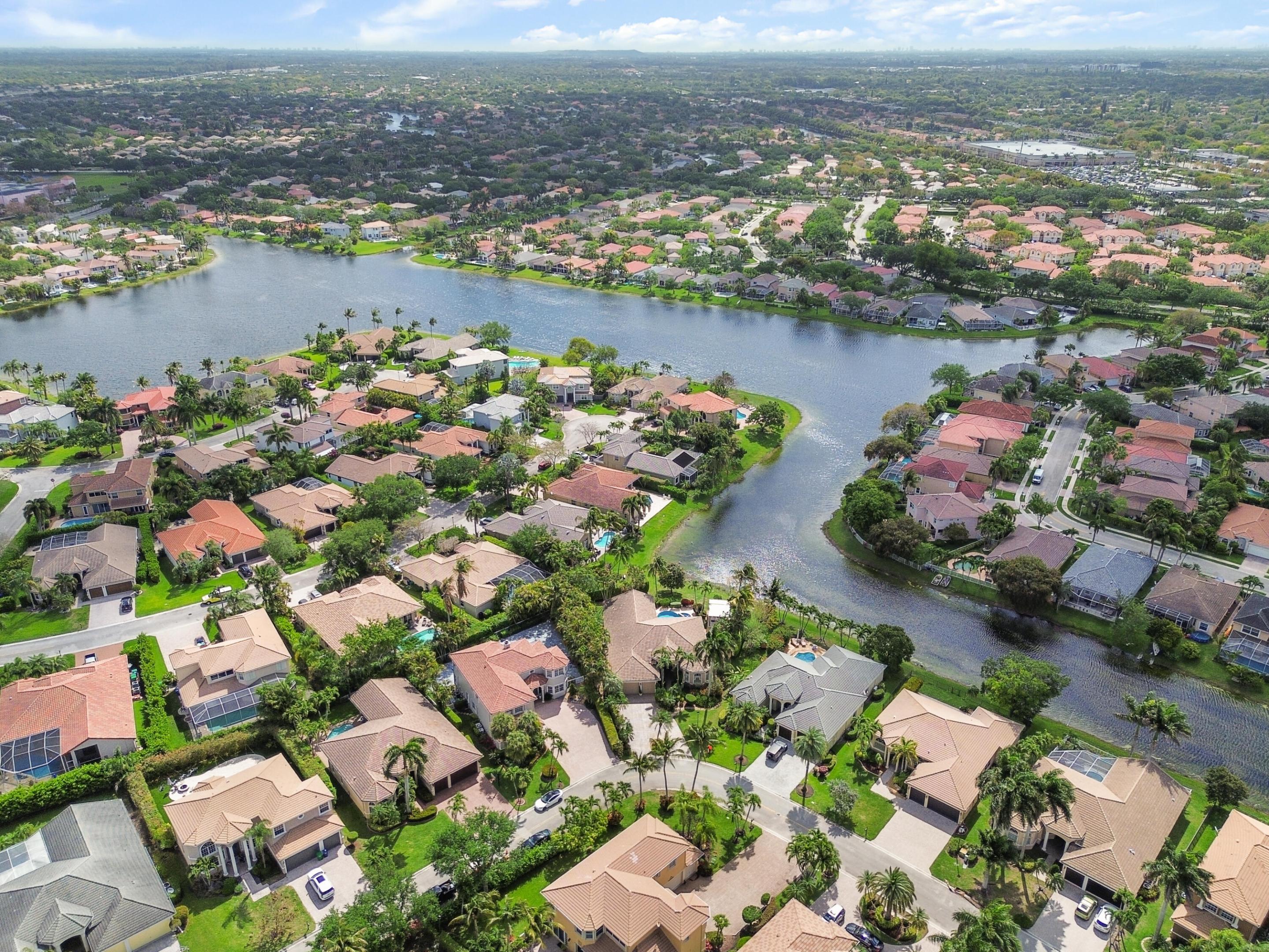 WYNDHAM LAKES CENTRAL - Residential