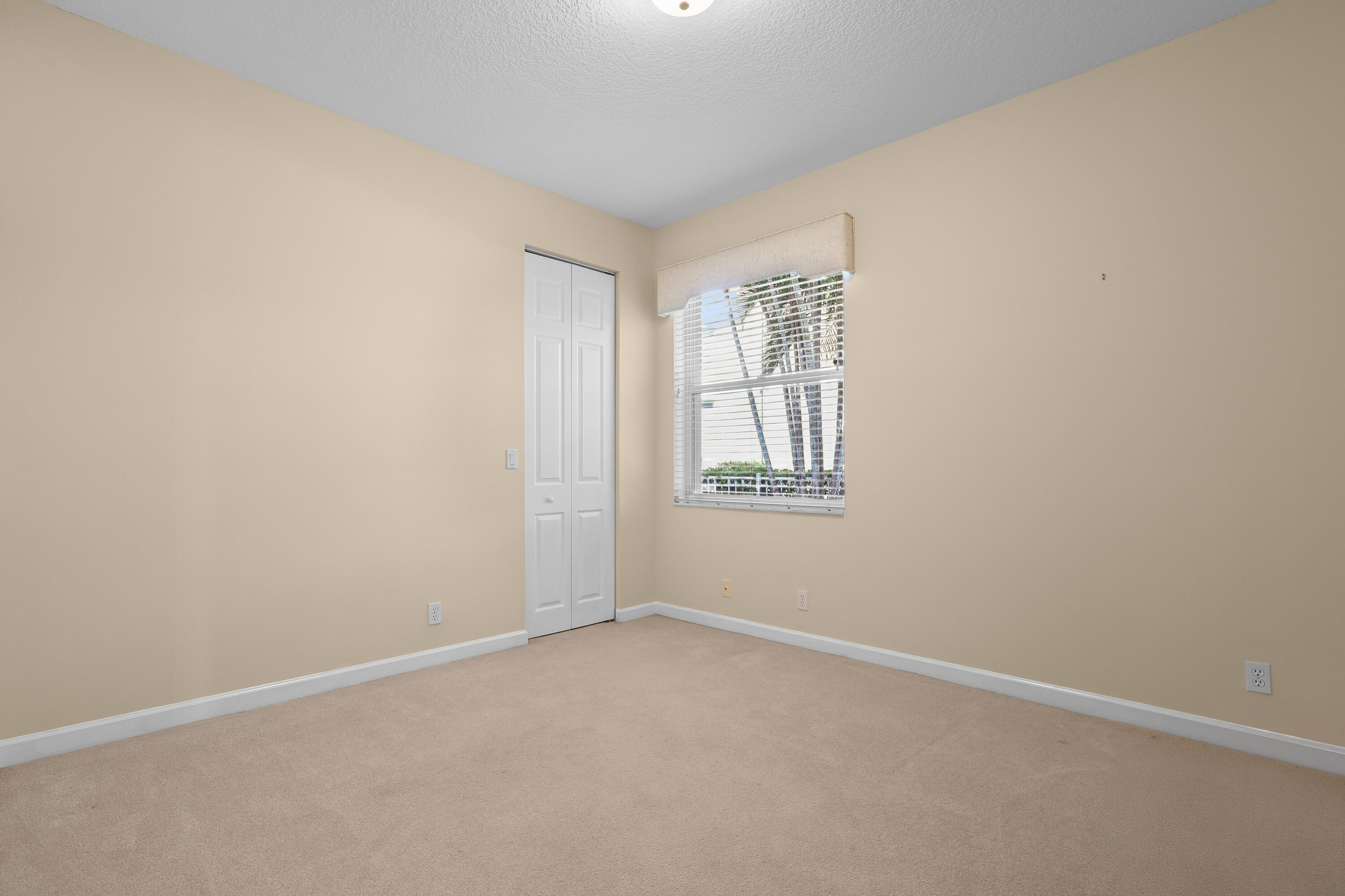 WYNDHAM LAKES CENTRAL - Residential