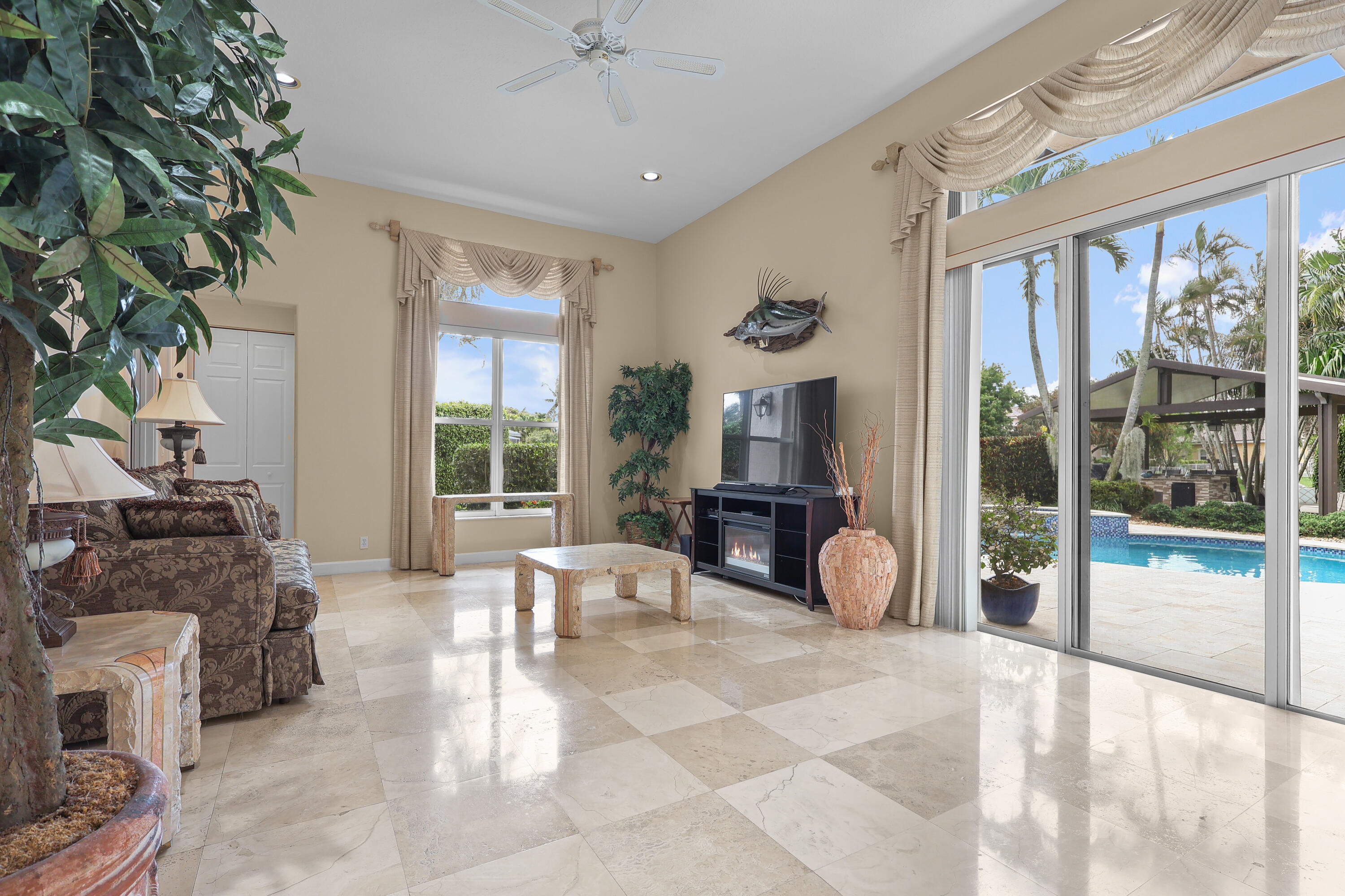 WYNDHAM LAKES CENTRAL - Residential