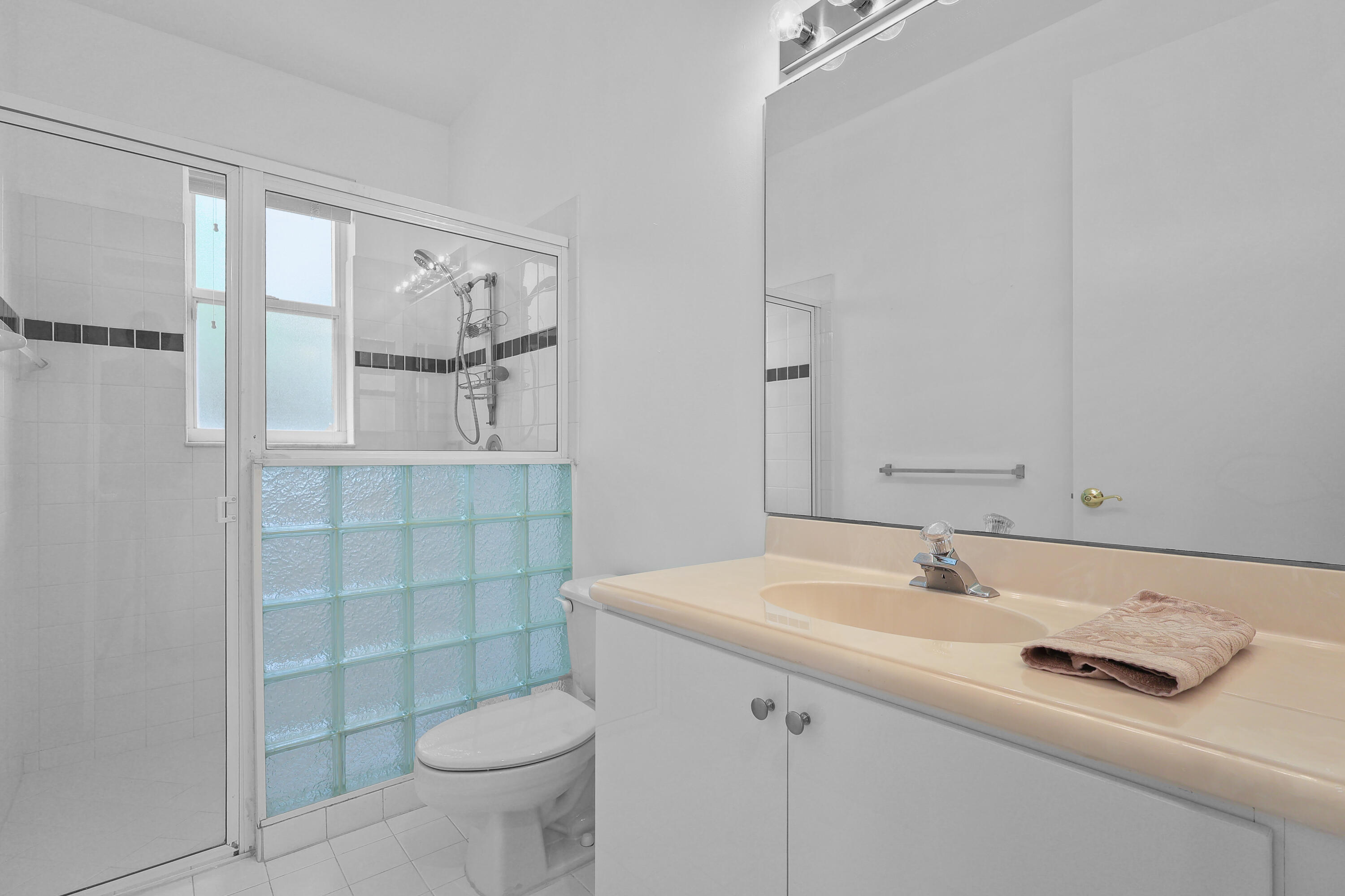 WYNDHAM LAKES CENTRAL - Residential