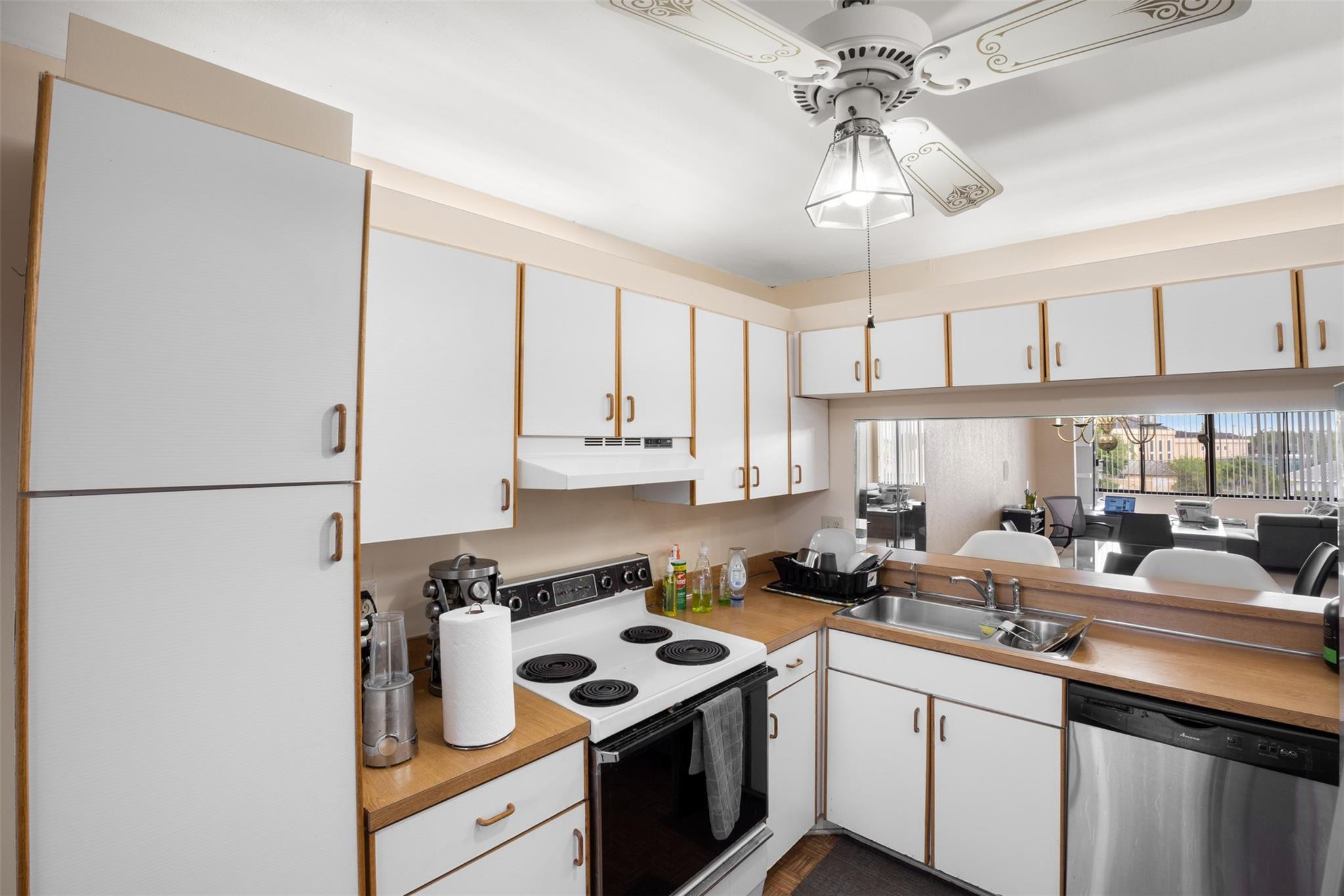 BELFORT CONDOMINIUM F - Residential Lease
