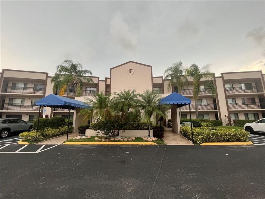 Welcome to this charming 2 bedroom, 2 bathroom condo located in the desirable 55+ Belfort community of Kings Point. This well kept home offers a bright and comfortable layout with spacious living areas and an enclosed patio that can be used as a den, hobby space, or relaxing reading retreat.   Offered furnished and available for rent or for sale. Residents enjoy access to Kings Point's resort style amenities, including multiple pools, clubhouse, fitness center, theater, and a full calendar of social activities. Enjoy comfort, convenience, and a vibrant community lifestyle all in one place.