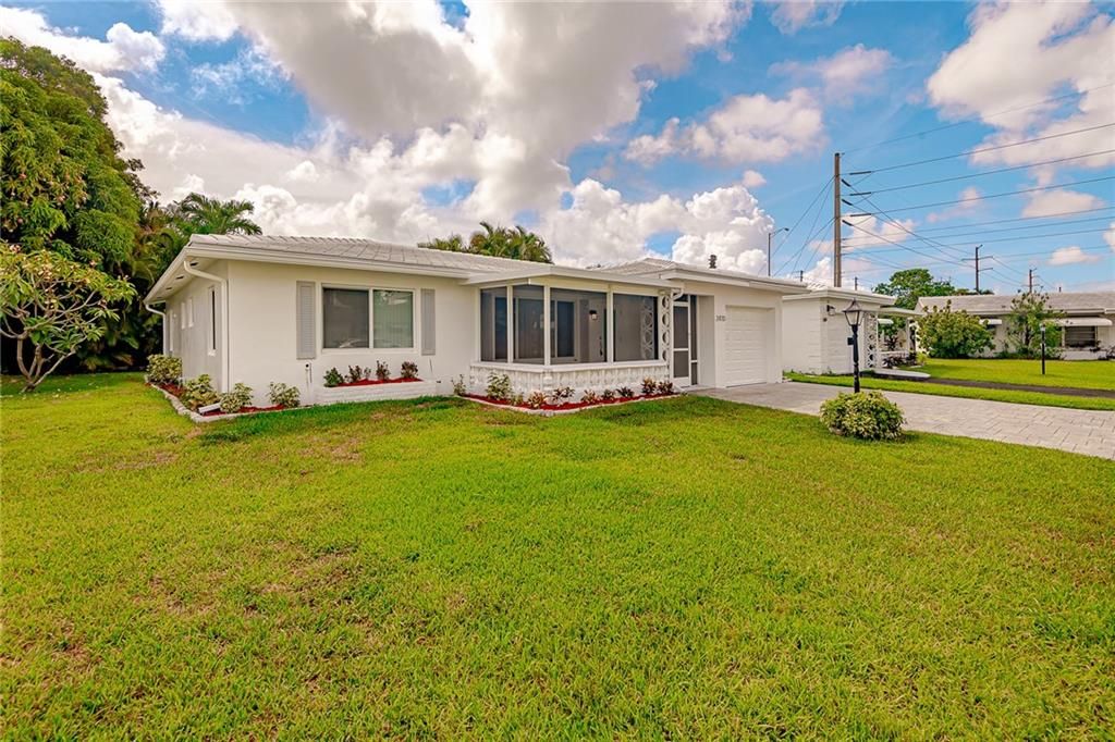 Photo of 2470 NW 3rd Ave, Pompano Beach, FL 33064 (MLS # F10287840)