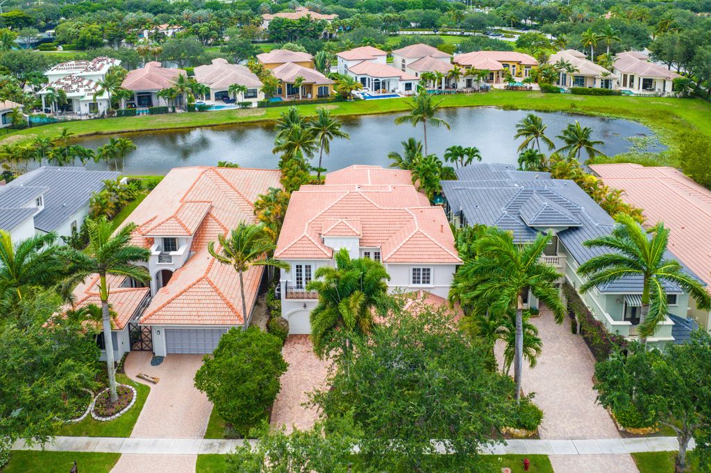 Photo of 17952 Villa Club Way, Boca Raton, FL 33496 (MLS # R10998236)