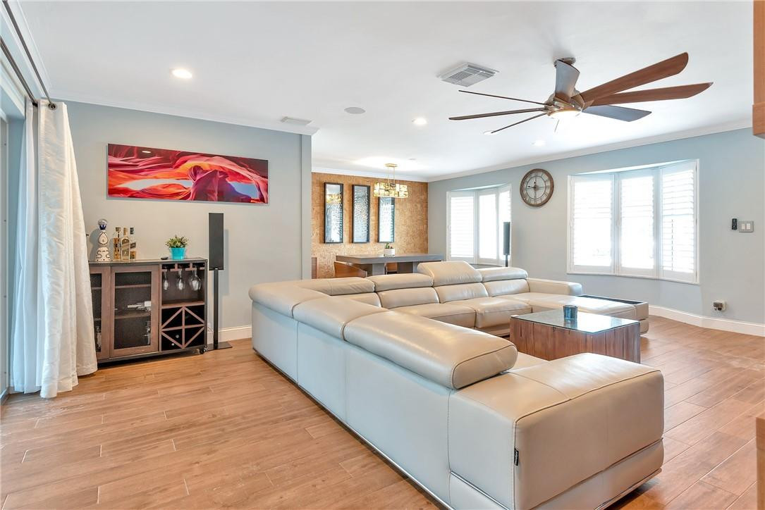 IMPERIAL POINT 5 SEC - Residential Lease