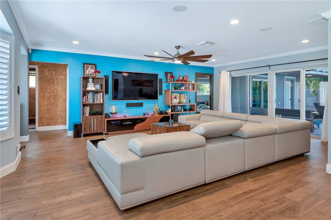 IMPERIAL POINT 5 SEC - Residential Lease