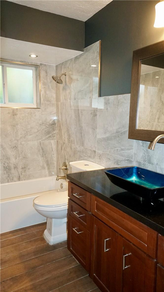 IMPERIAL POINT 5 SEC - Residential Lease