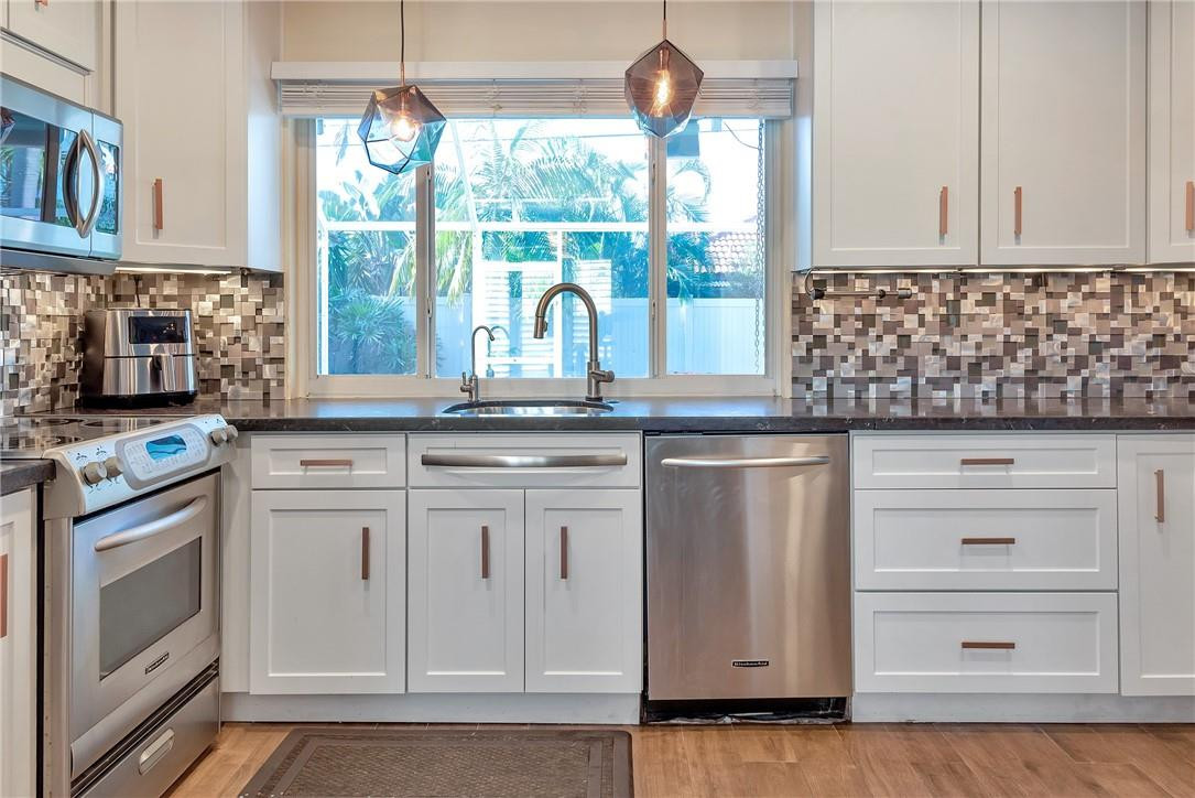 IMPERIAL POINT 5 SEC - Residential Lease