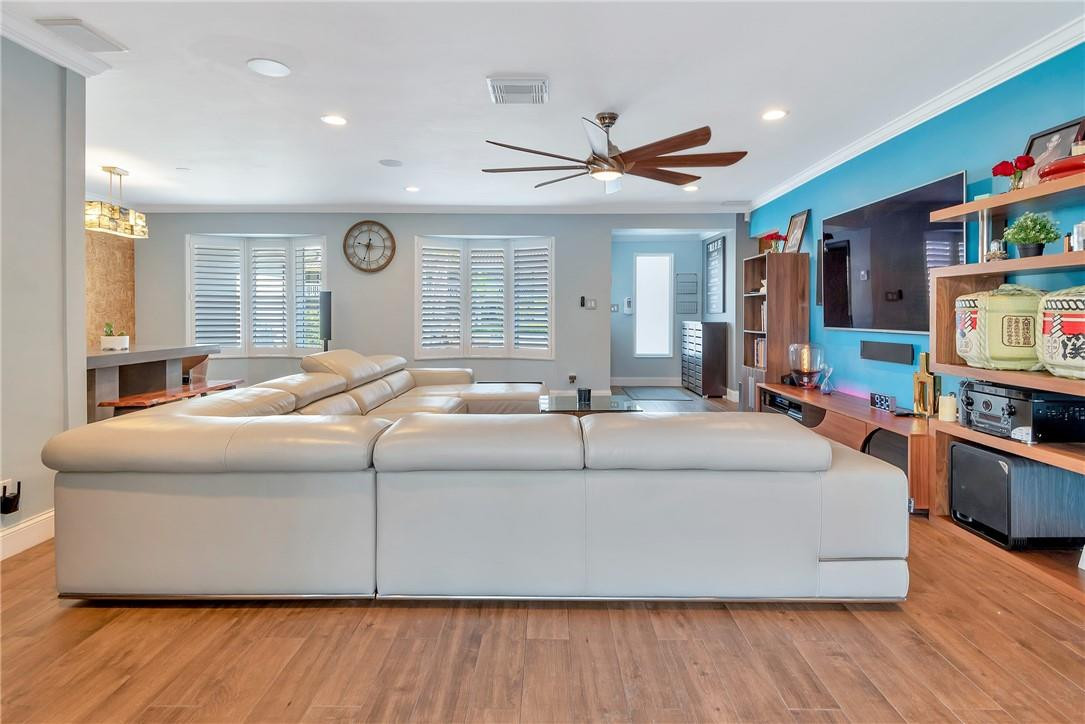 IMPERIAL POINT 5 SEC - Residential Lease