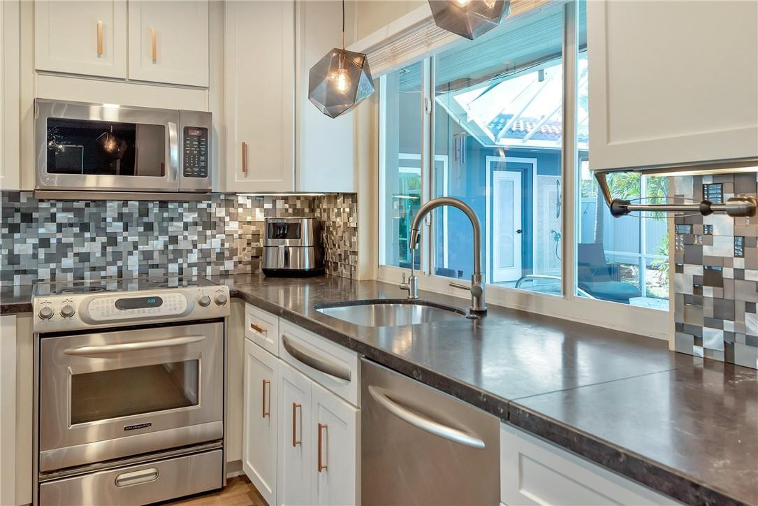 IMPERIAL POINT 5 SEC - Residential Lease