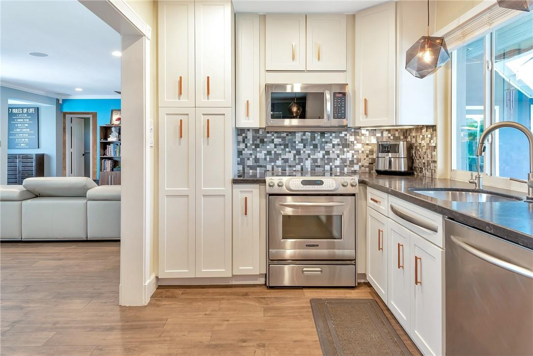 IMPERIAL POINT 5 SEC - Residential Lease