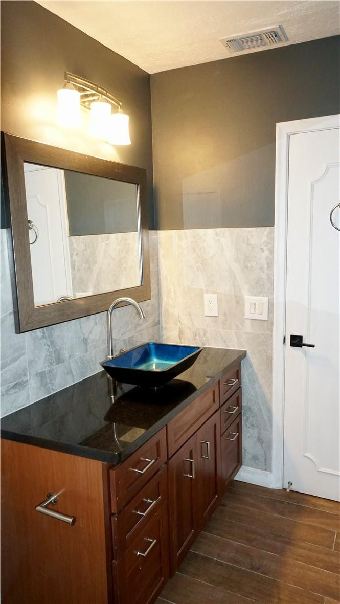 IMPERIAL POINT 5 SEC - Residential Lease