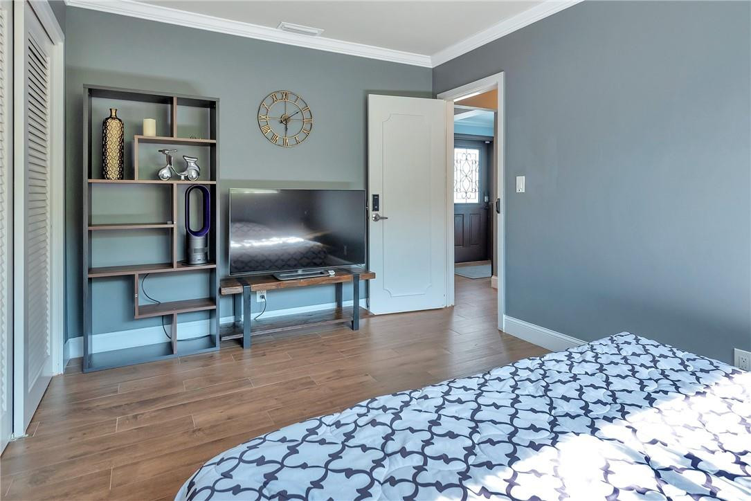 IMPERIAL POINT 5 SEC - Residential Lease