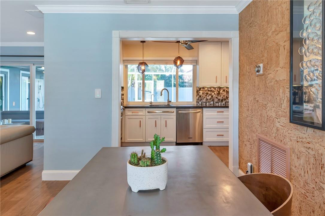 IMPERIAL POINT 5 SEC - Residential Lease