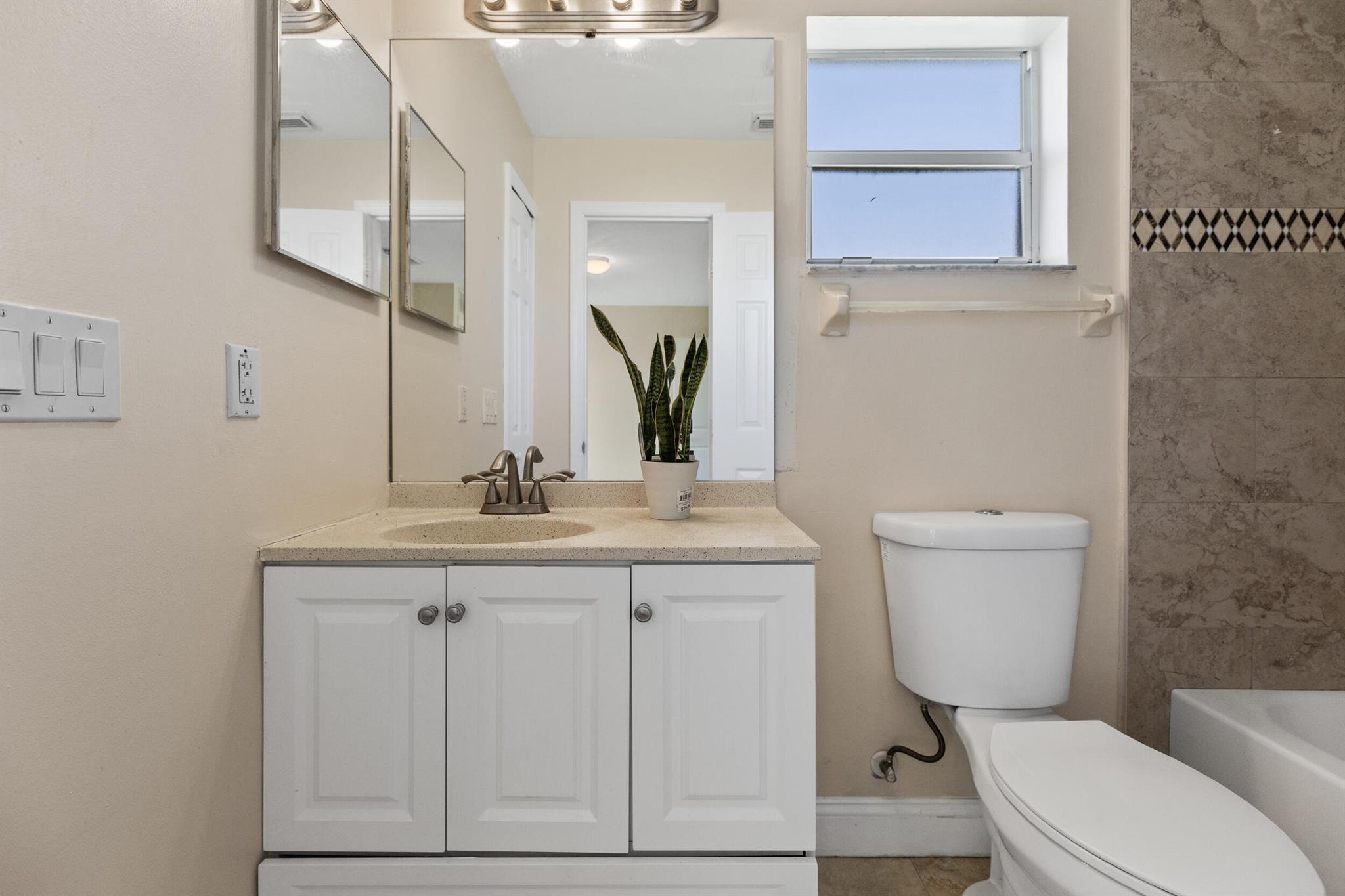 PORT ST LUCIE SECTION 18 - Residential Lease