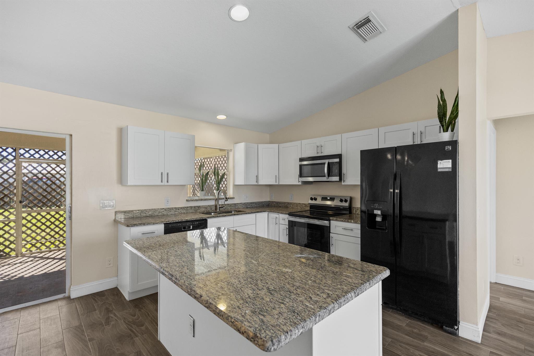 PORT ST LUCIE SECTION 18 - Residential Lease