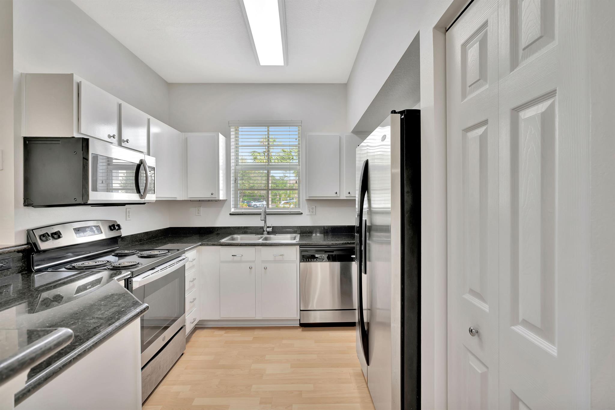 COURTYARDS AT WILLOUGHBY - Residential