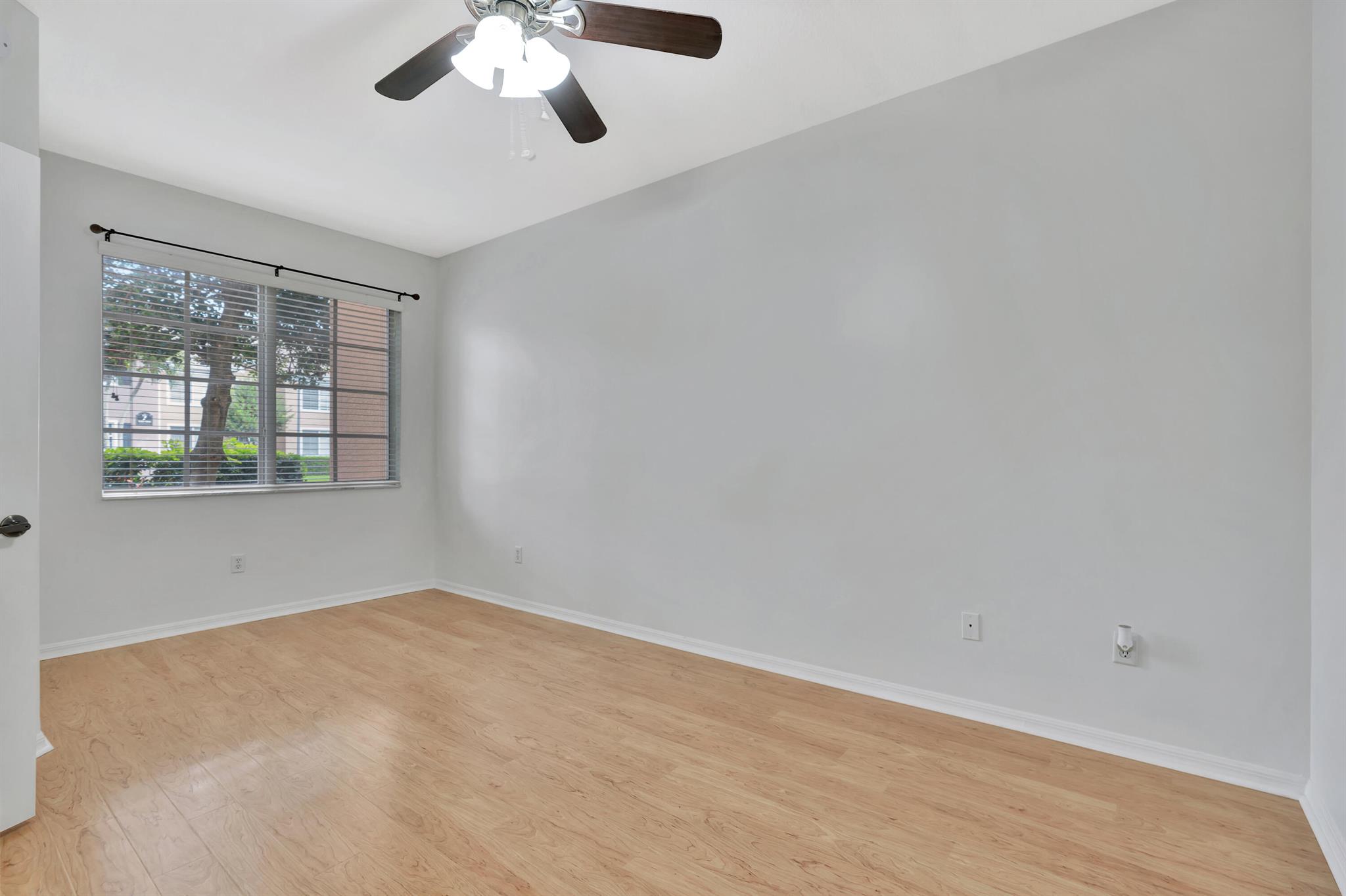 COURTYARDS AT WILLOUGHBY - Residential