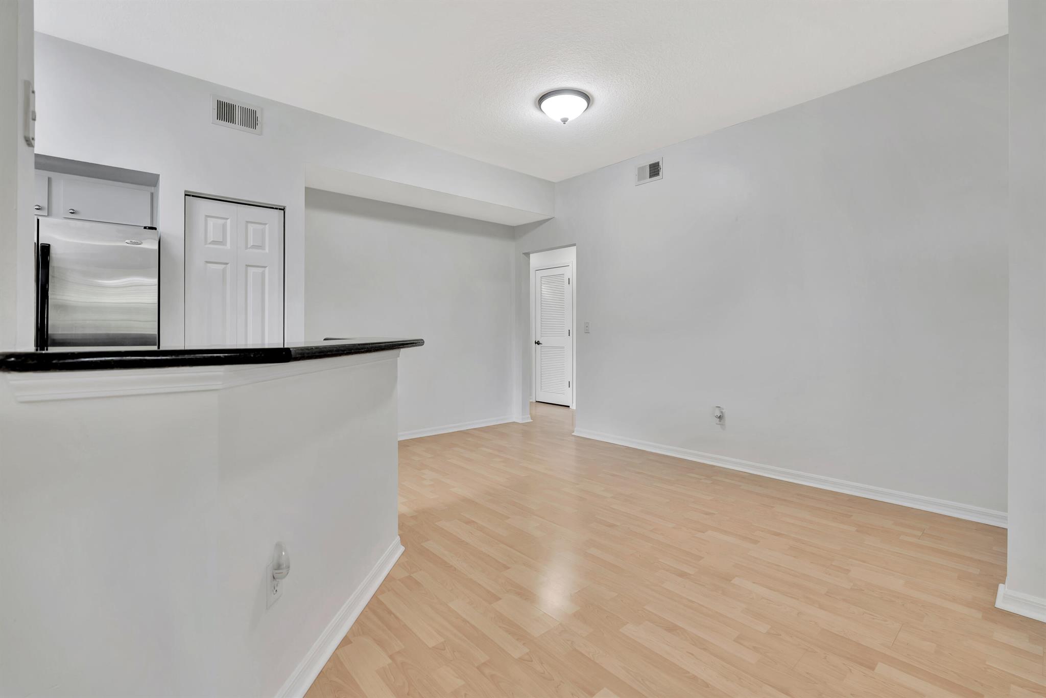 COURTYARDS AT WILLOUGHBY - Residential