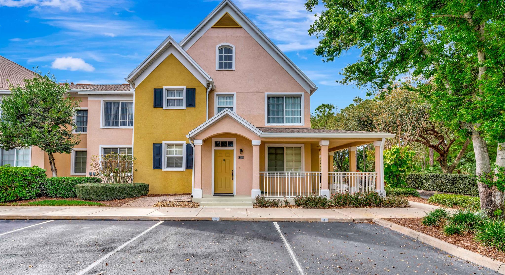 COURTYARDS AT WILLOUGHBY - Residential
