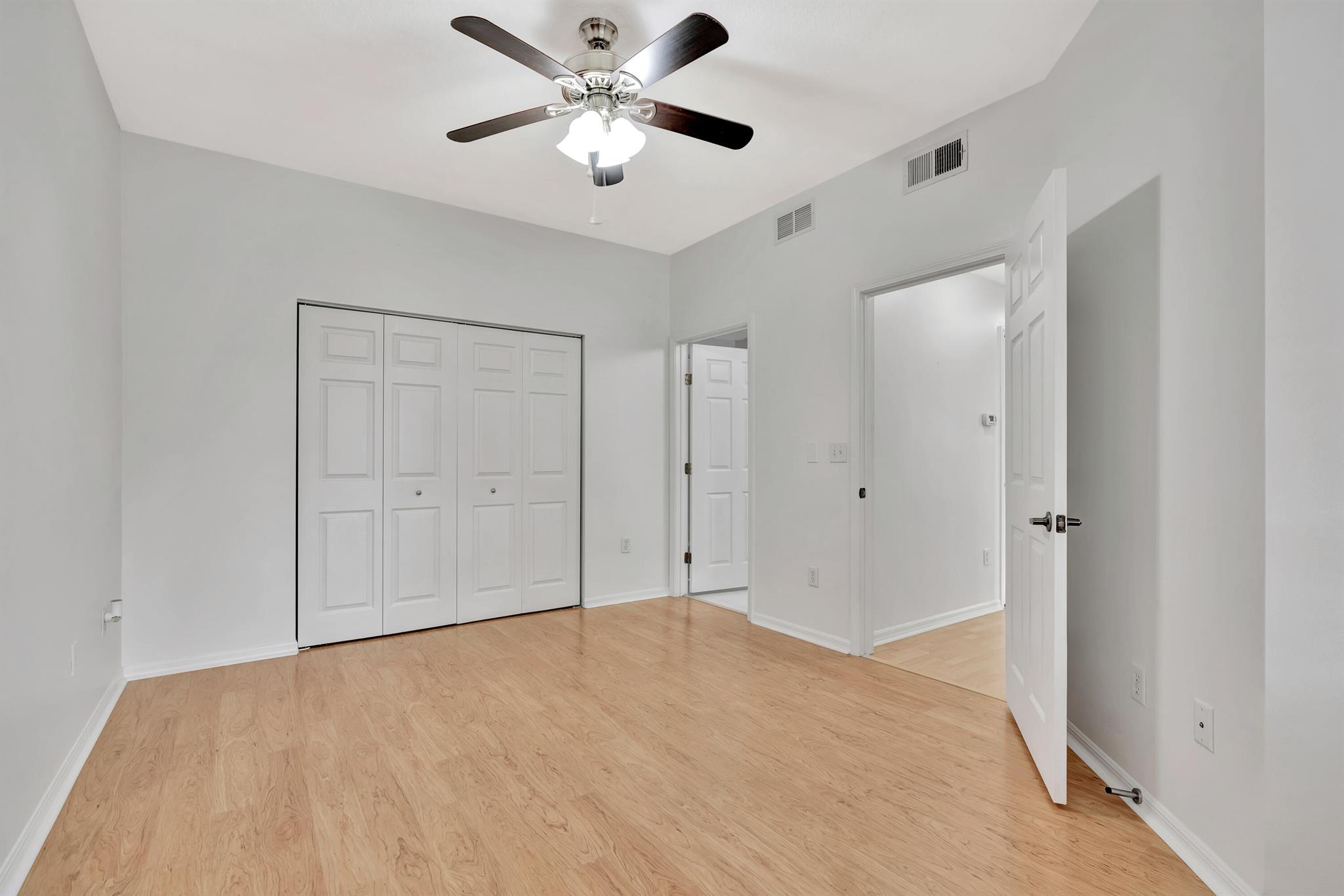 COURTYARDS AT WILLOUGHBY - Residential