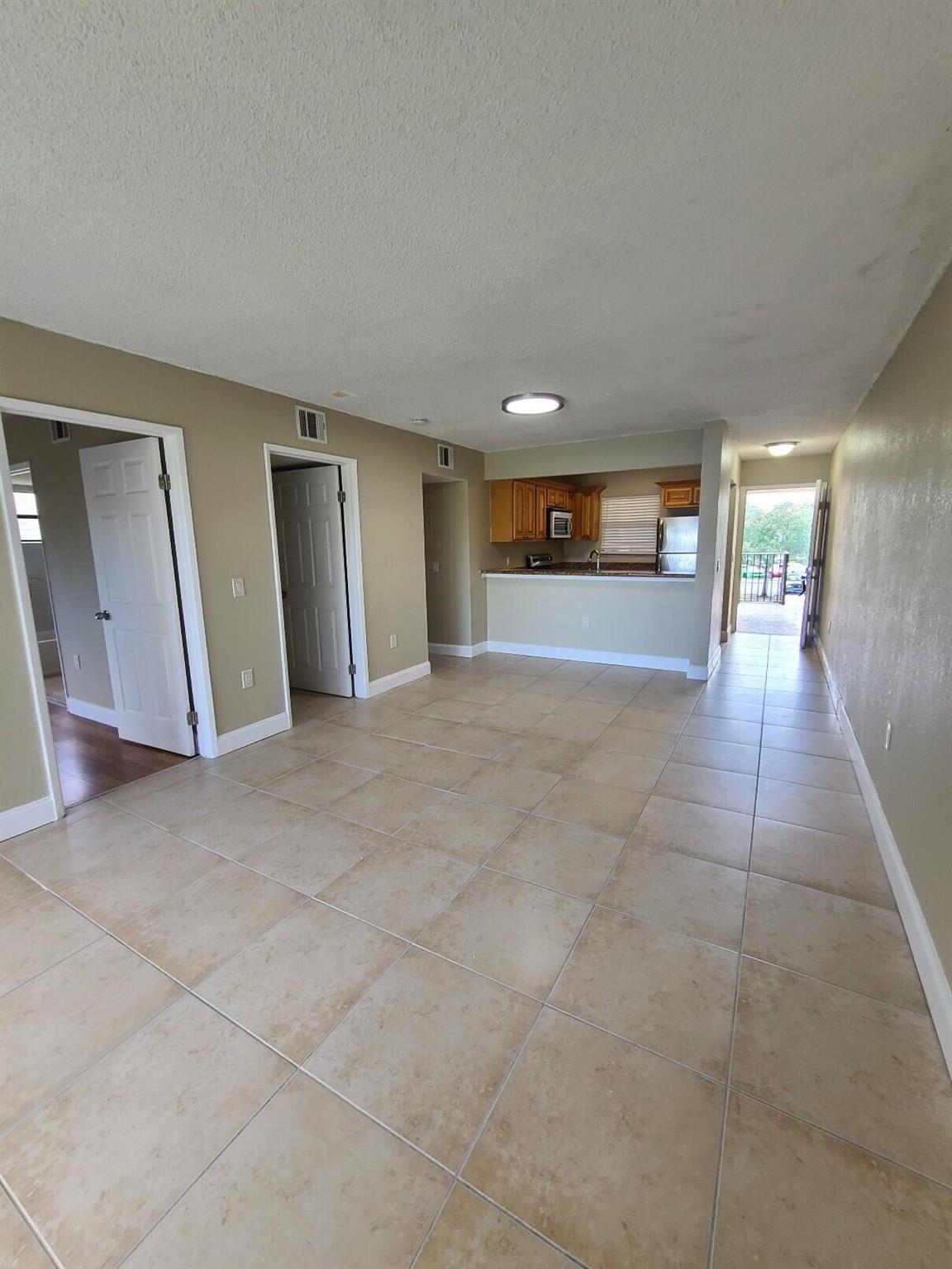 1520 Lake Crystal Drive G