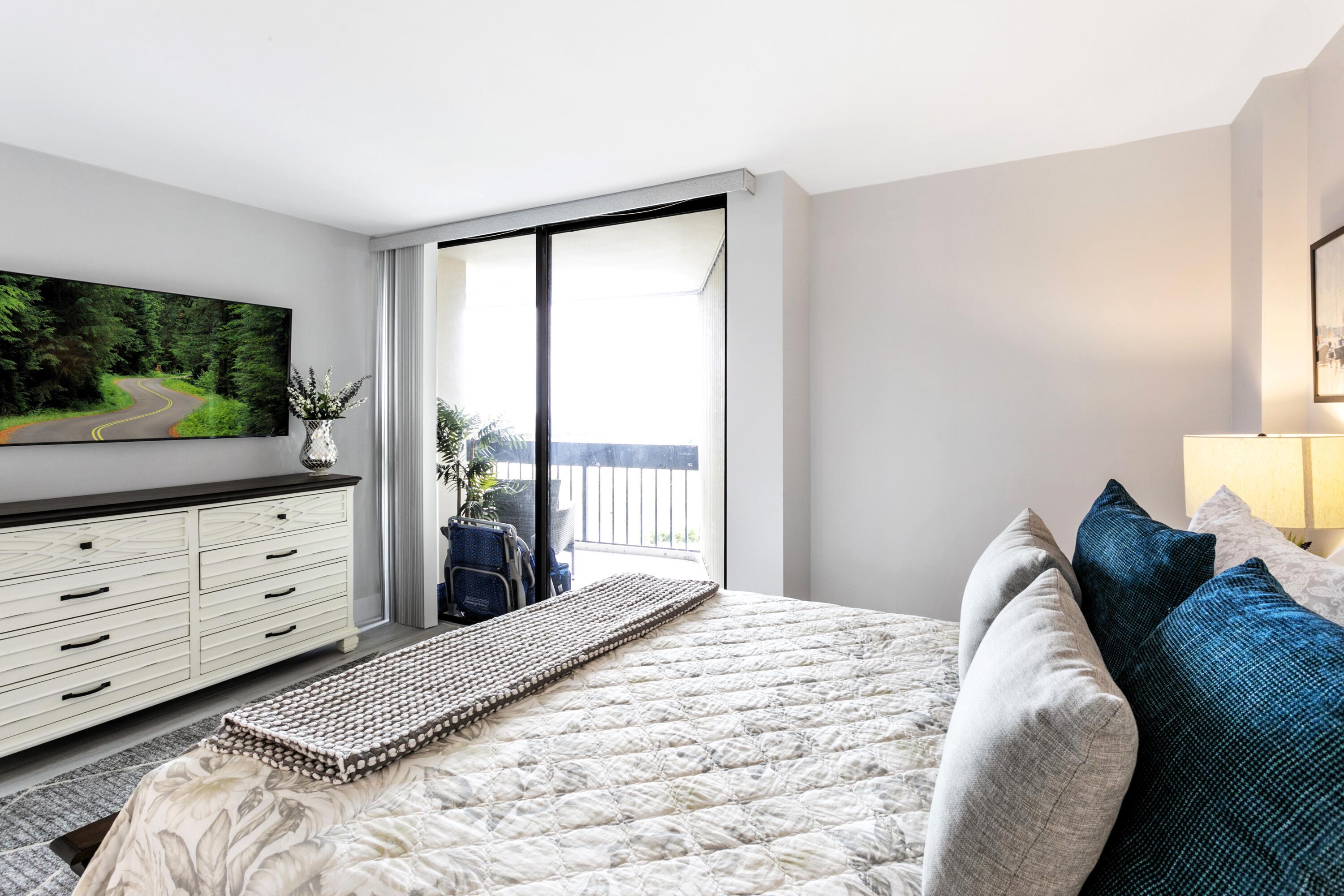 LANDS OF THE PRESIDENT CONDO 3 - Residential Lease