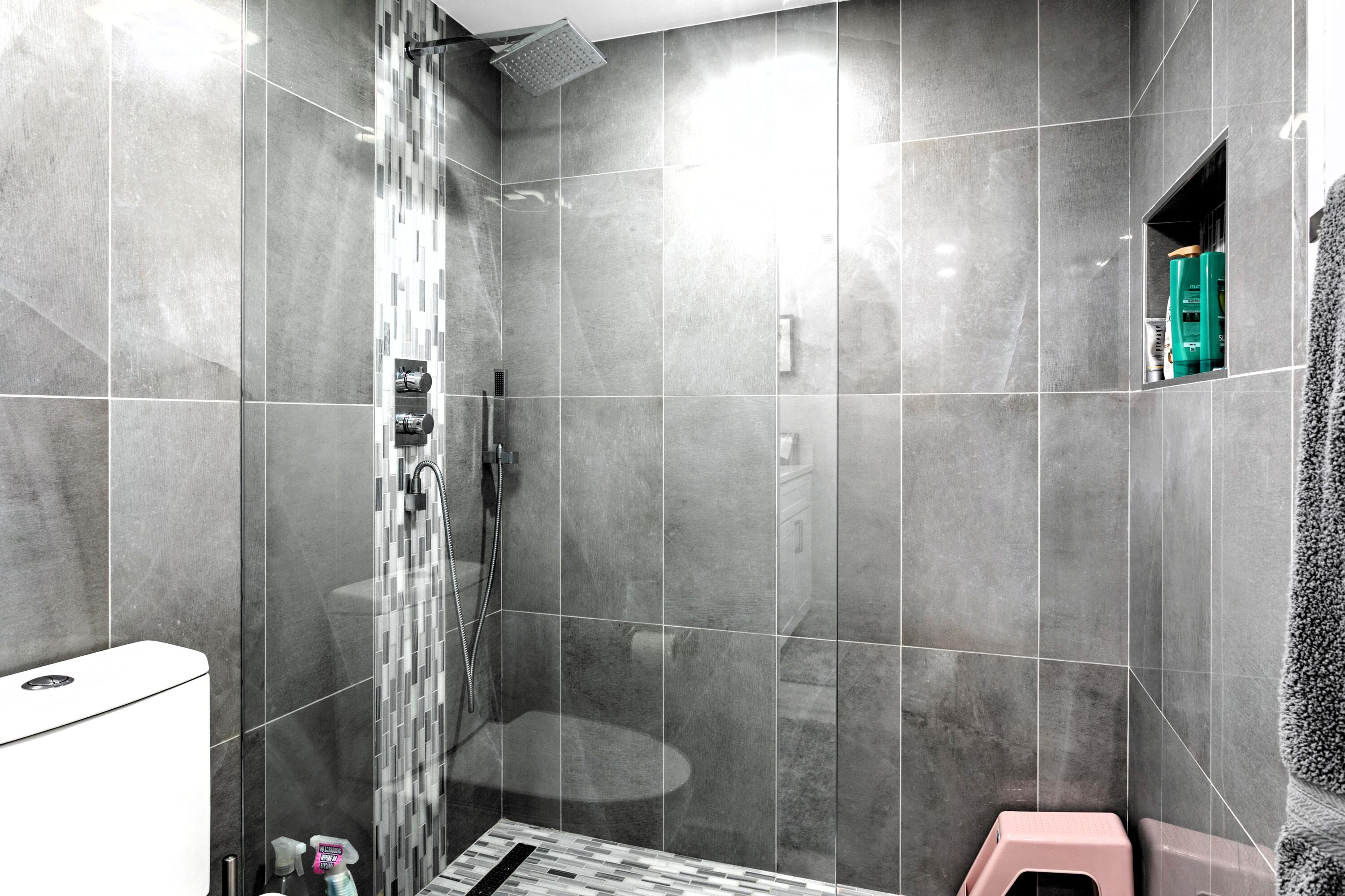 LANDS OF THE PRESIDENT CONDO 3 - Residential Lease