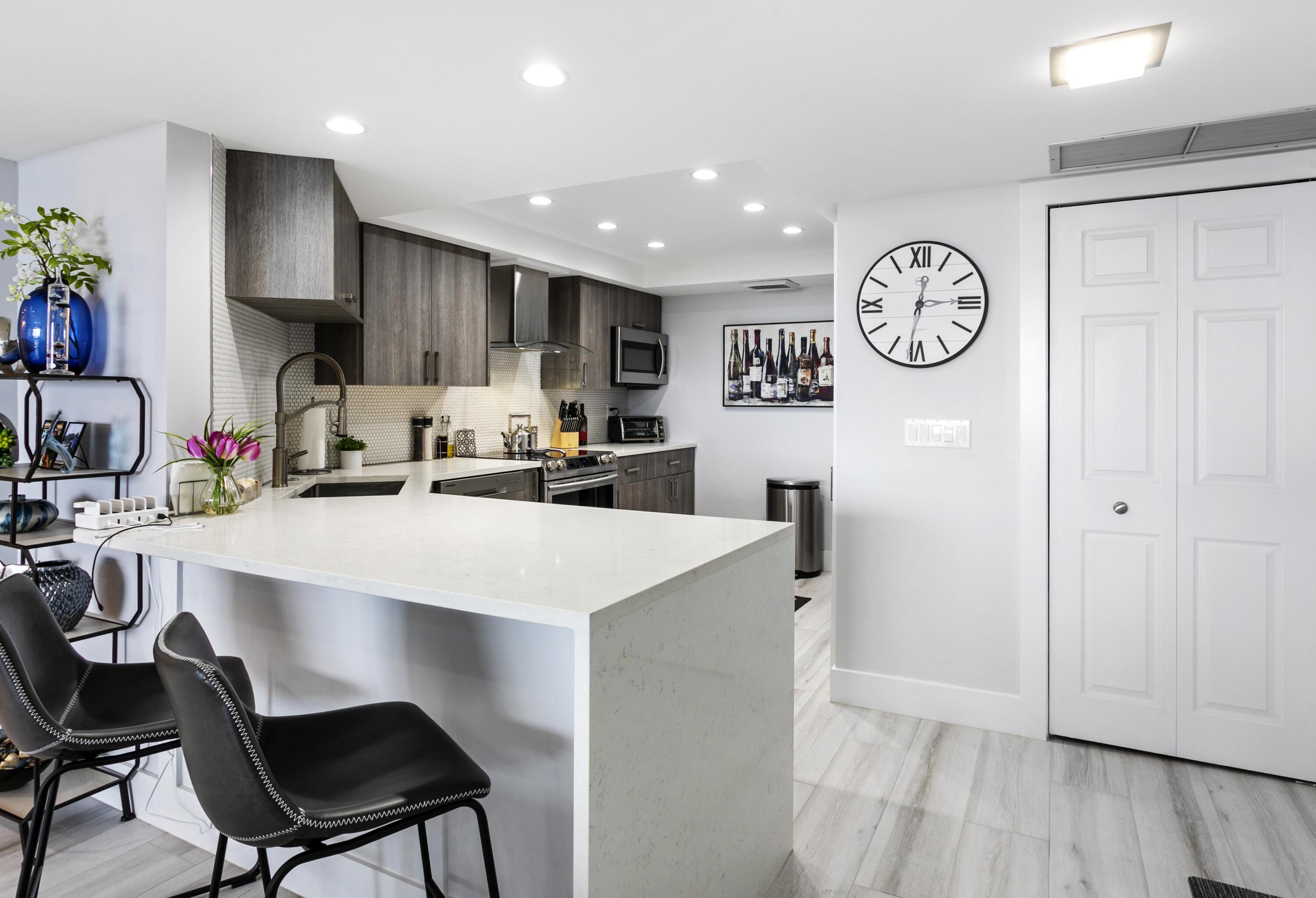 LANDS OF THE PRESIDENT CONDO 3 - Residential Lease