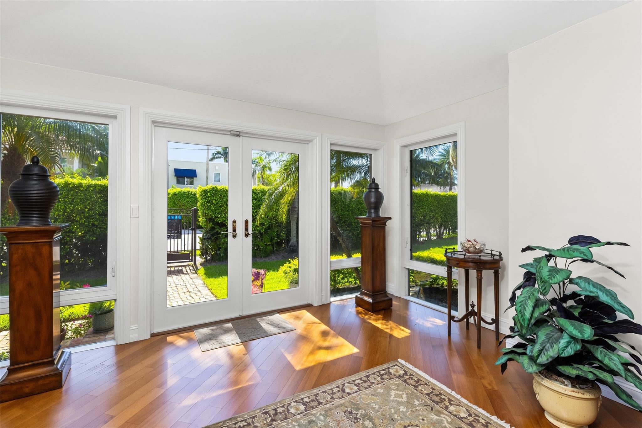 359 Poinciana Dr