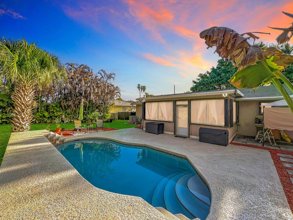 Photo of 534 NW Kingston Street, Port Saint Lucie, FL 34983 (MLS # B26007247)