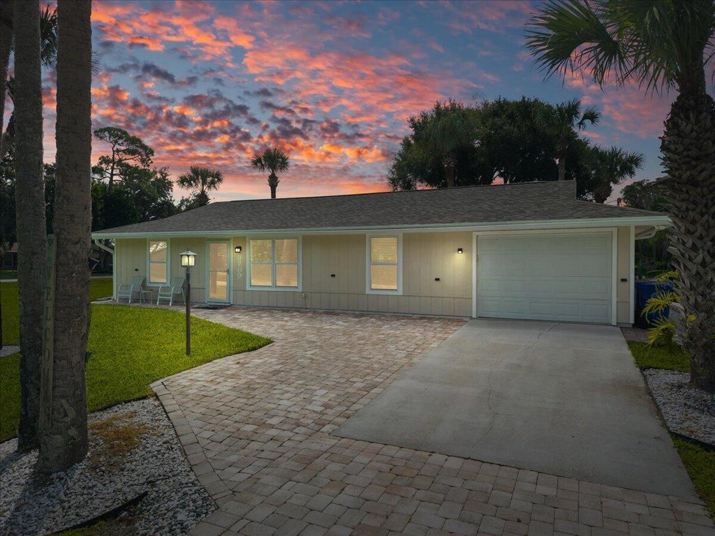 Photo of 3209 12th Street SW, Vero Beach, FL 32968 (MLS # B26082845)