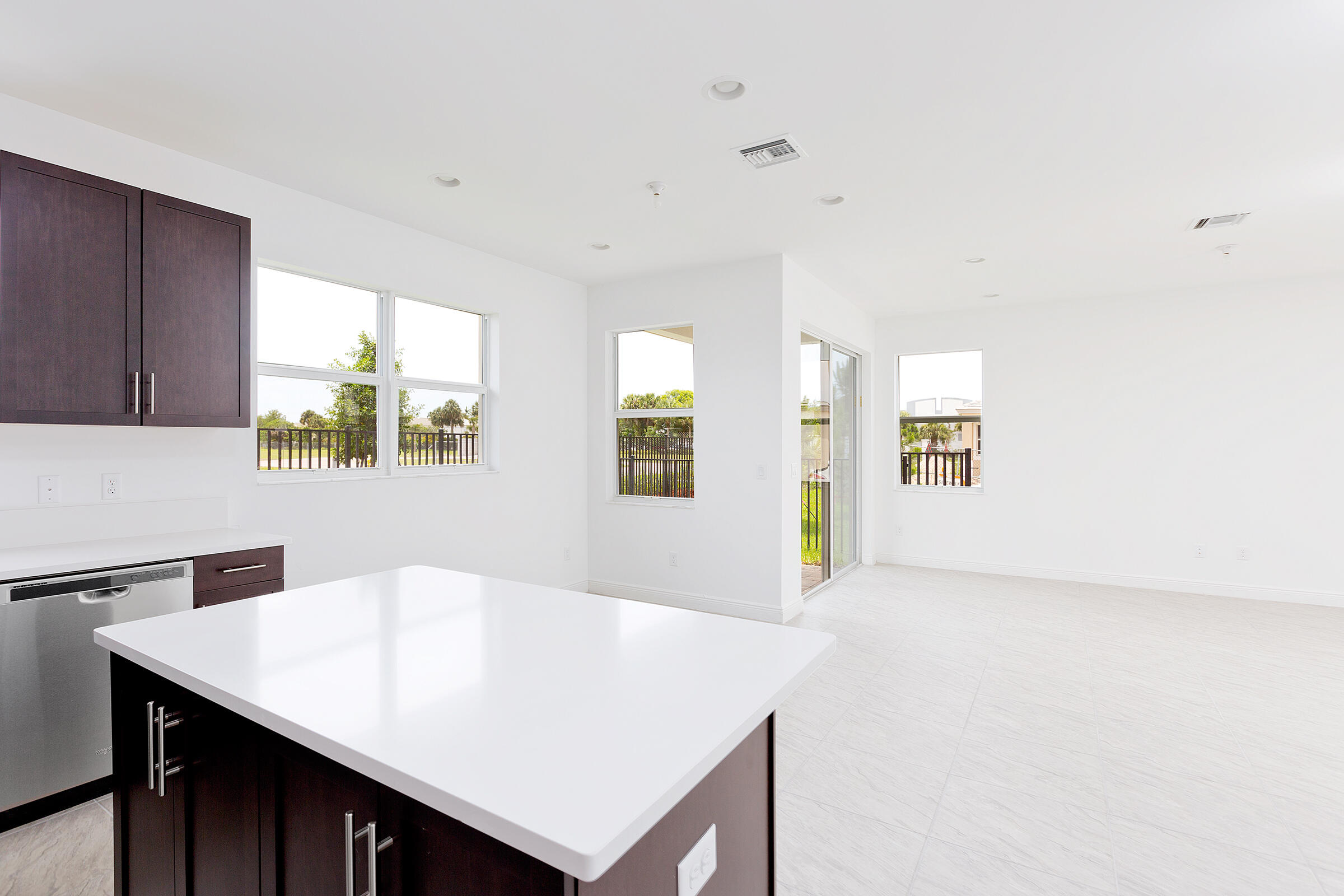 6961 Pines Circle 27