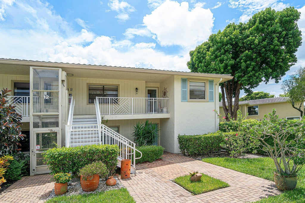 Photo of 12 WESTGATE Lane #12D, Boynton Beach, FL 33436 (MLS # B26083166)