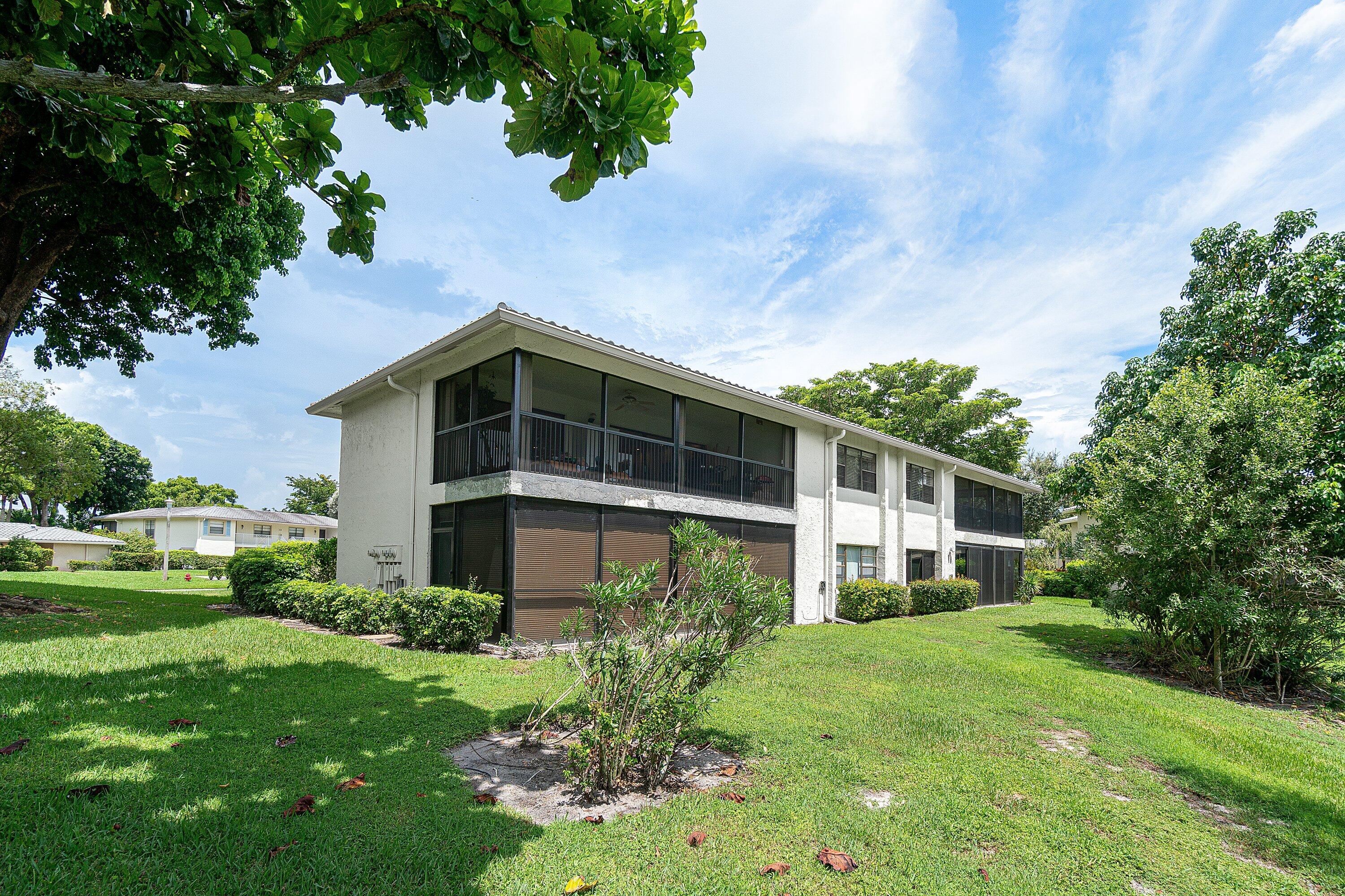 12 WESTGATE Lane 12D, Boynton Beach, FL, 33436/$239,900 3 12 WESTGATE Lane 12D