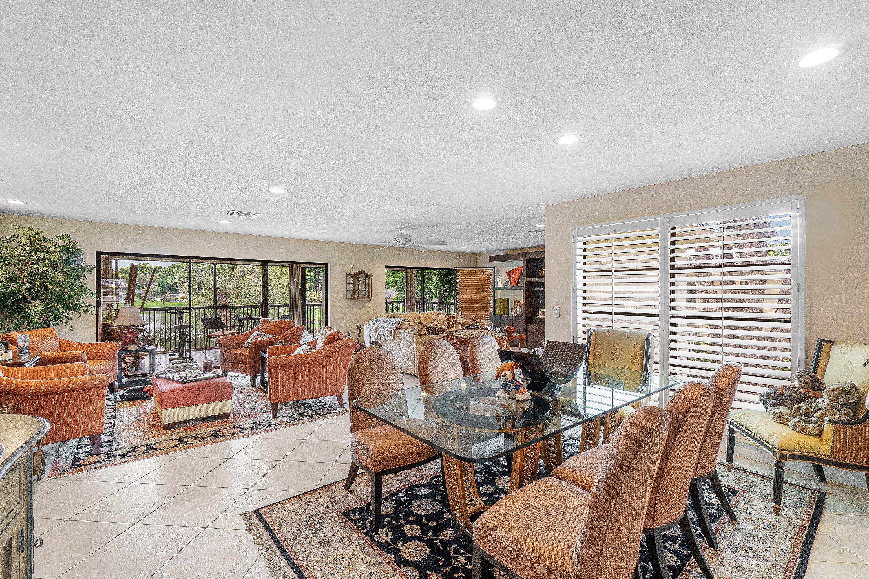 12 WESTGATE Lane 12D, Boynton Beach, FL, 33436/$239,900 4 12 WESTGATE Lane 12D