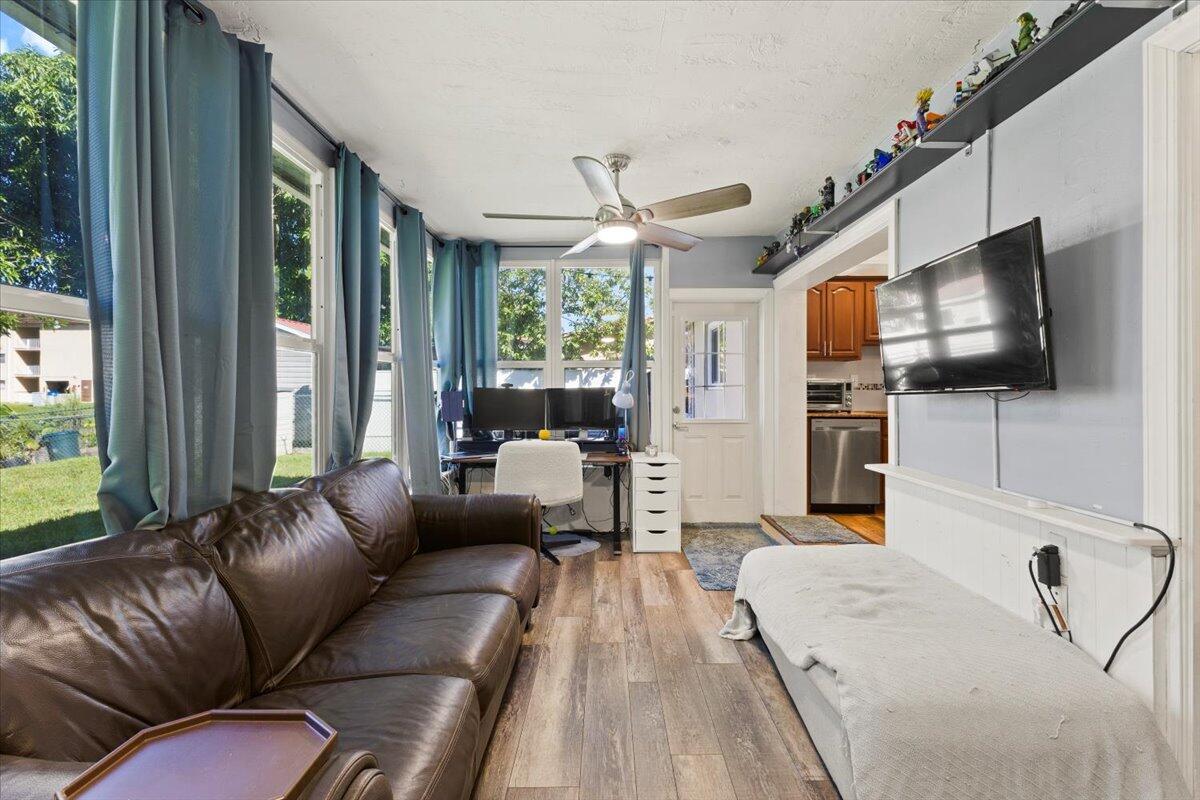 SUNRISE GOLF VILLAGE SEC - Residential